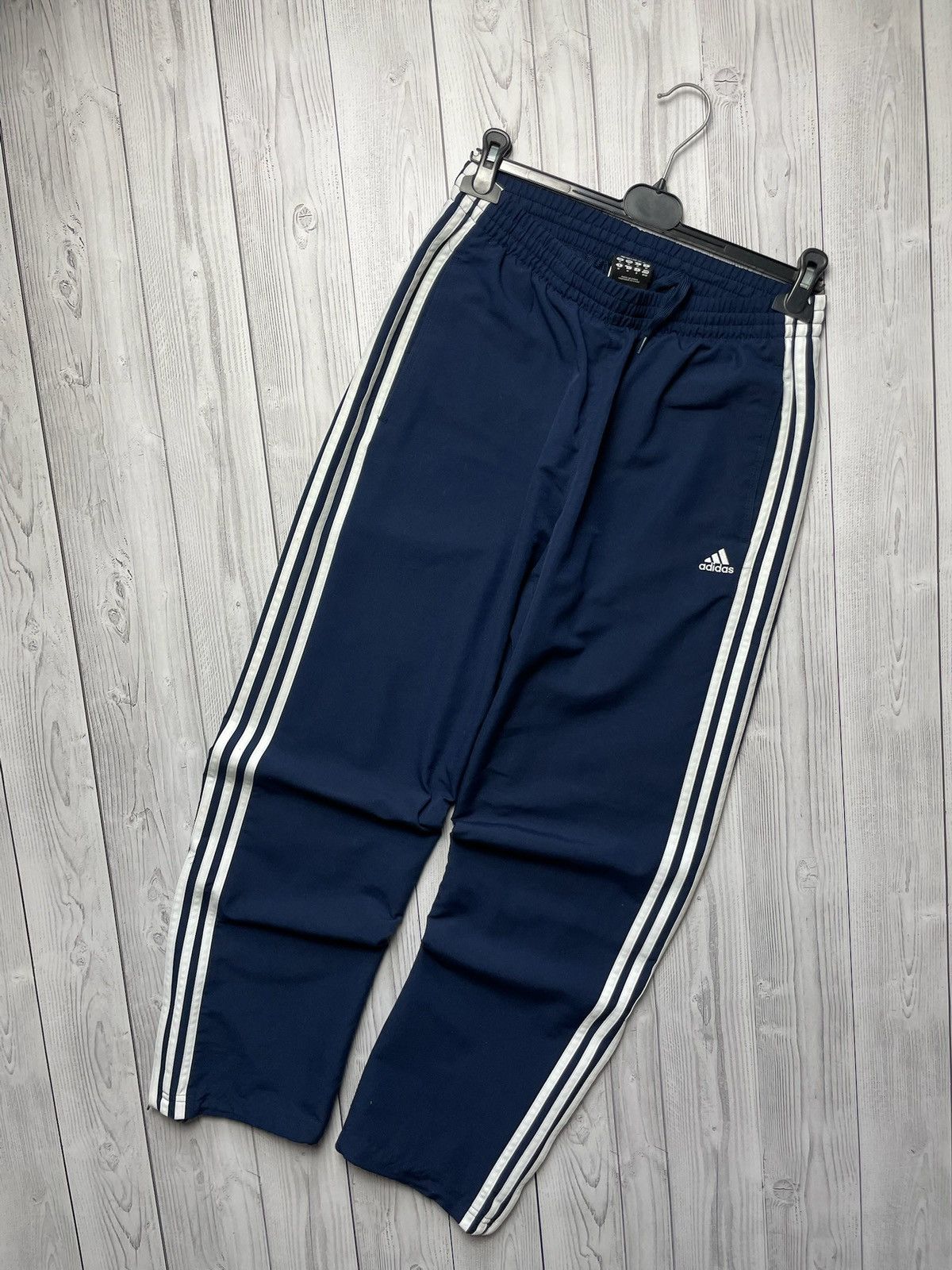 Vintage adidas essentials performance pants drill Y2K