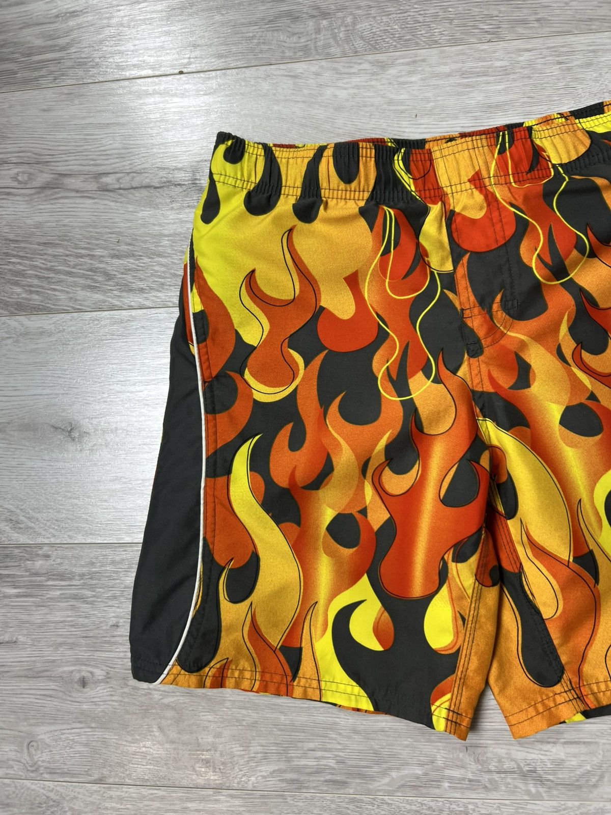 Nike Vintage Y2K Nike Swim Flame All Over Printed Shorts Size S Size US 30 / EU 46 - 6 Thumbnail