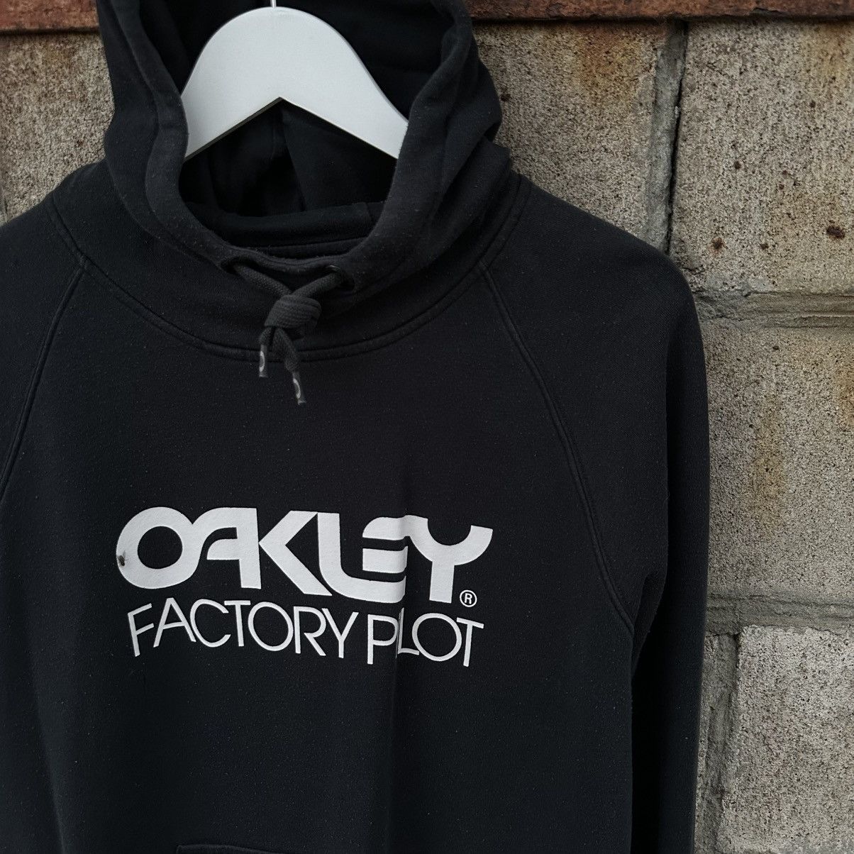 Oakley Vintage Oakley Hoodie Big Logo Outdoor Live Y2K 00s USA Size US M / EU 48-50 / 2 - 4 Thumbnail