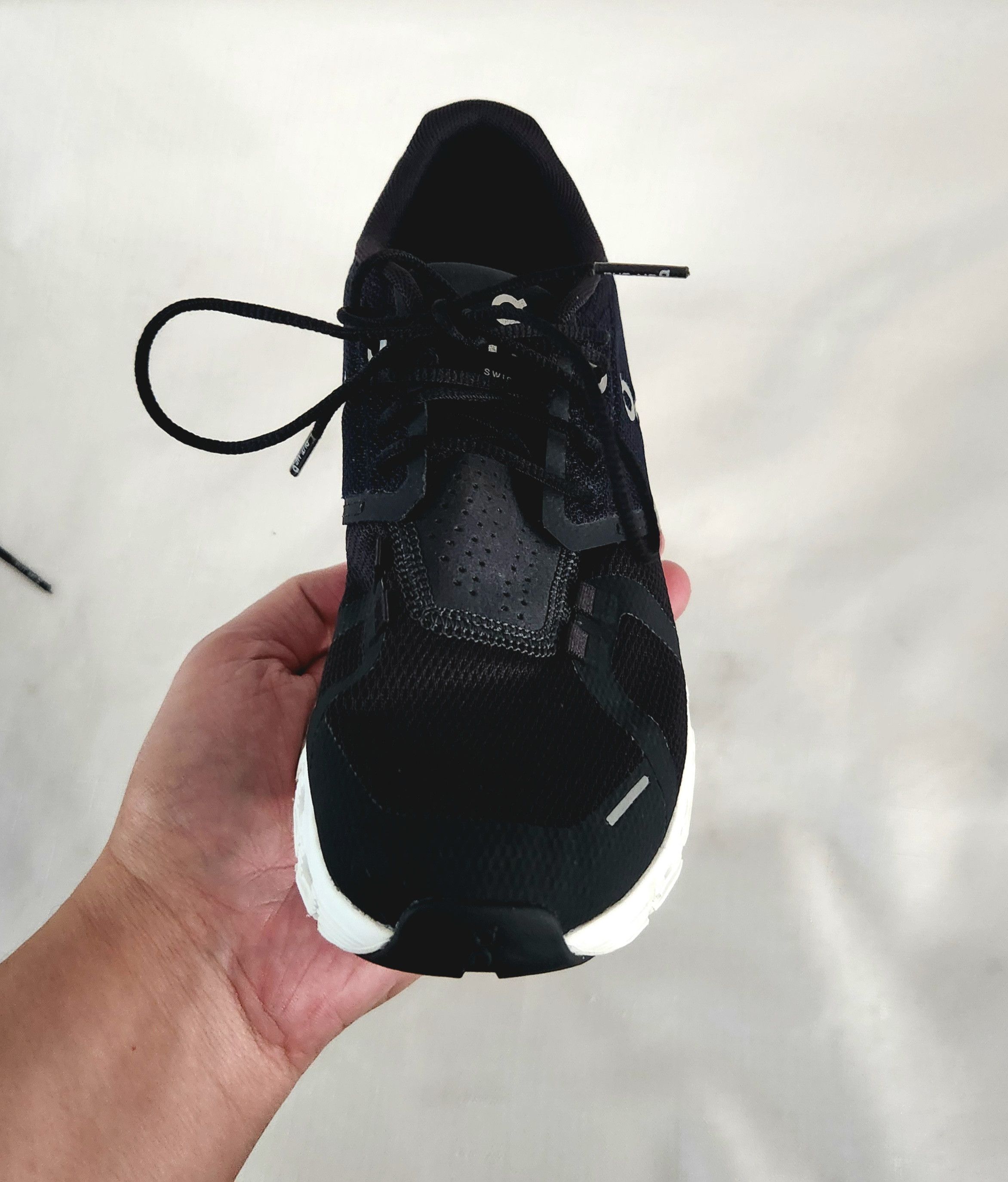 On ON Running Cloud Swiss Engineering Shoes Women's Size 7 Size US 7 / IT 37 - 3 Thumbnail