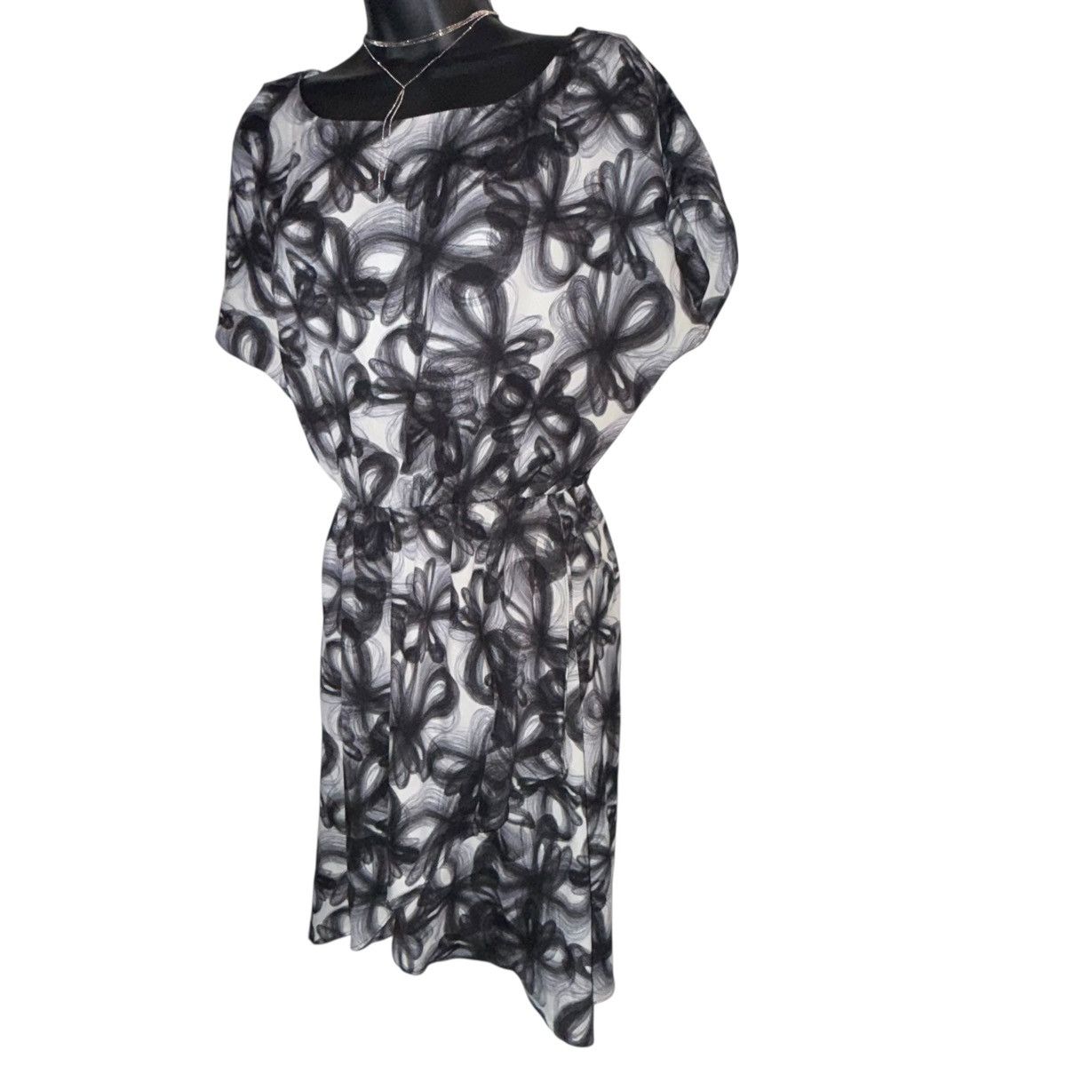 Alice + Olivia Alice + Olivia black and white floral mini dress Size S / US 4 / IT 40 - 4 Thumbnail