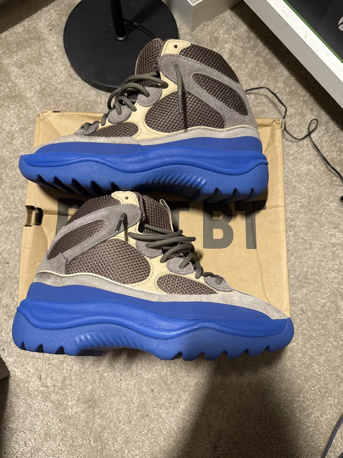 Yeezy Yeezy DSRT BT “Taupe Blue” Size US 10 / EU 43 - 2 Thumbnail