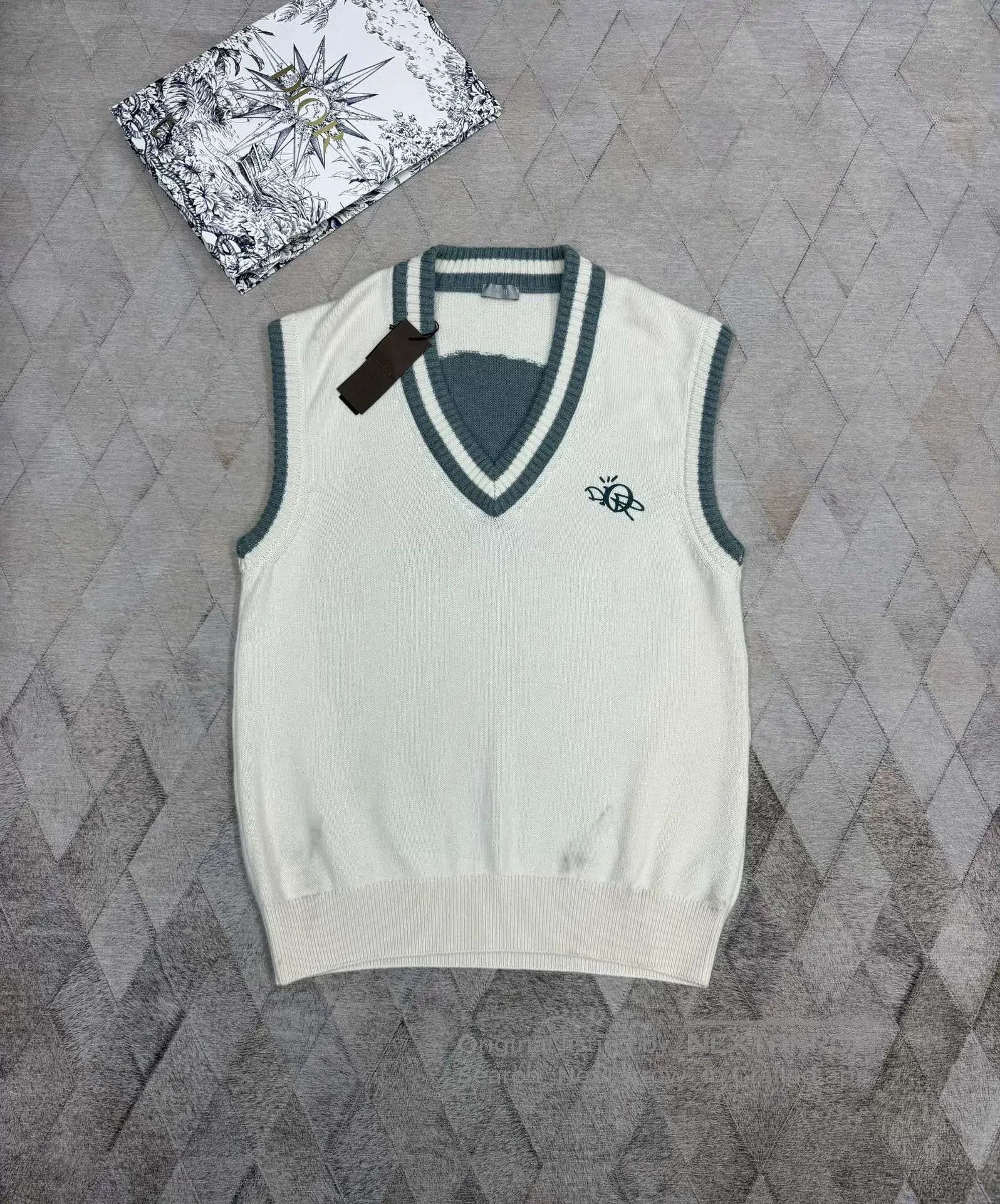 Dior Dior Autumn Winter Cashmere Knit Vest. Size US M / EU 48-50 / 2 - 1 Thumbnail