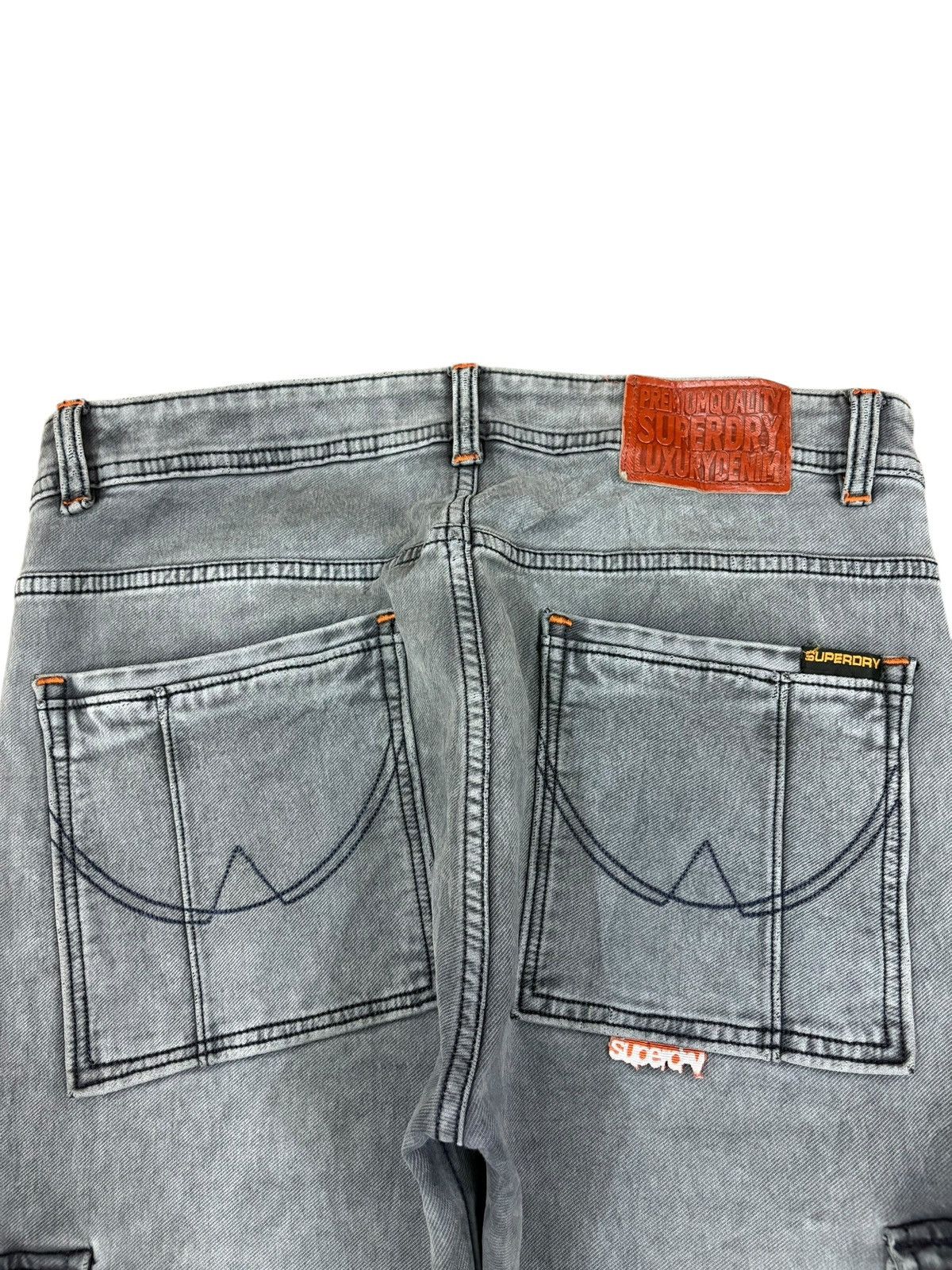 Superdry Vintage Superdry Charcoal Wash Cargo Jeans Size US 33 - 8 Thumbnail