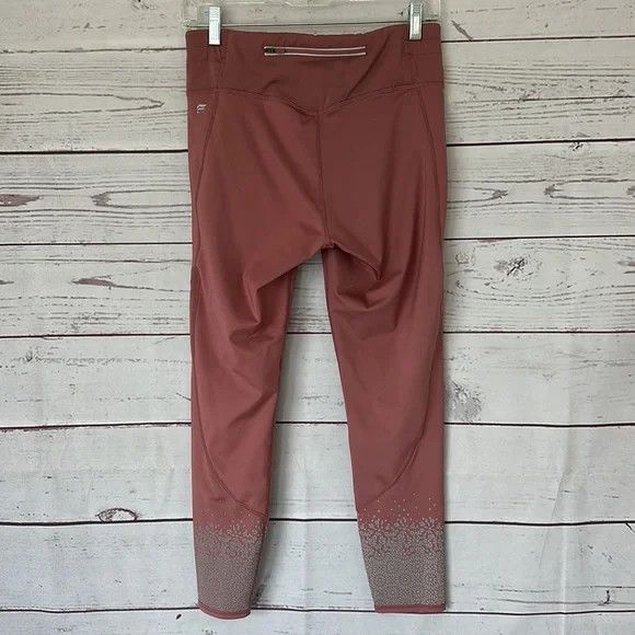 Fabletics FABLETICS Mid-Rise Statement Ultracool Legging Capri Size 30" / US 8 / IT 44 - 7 Thumbnail