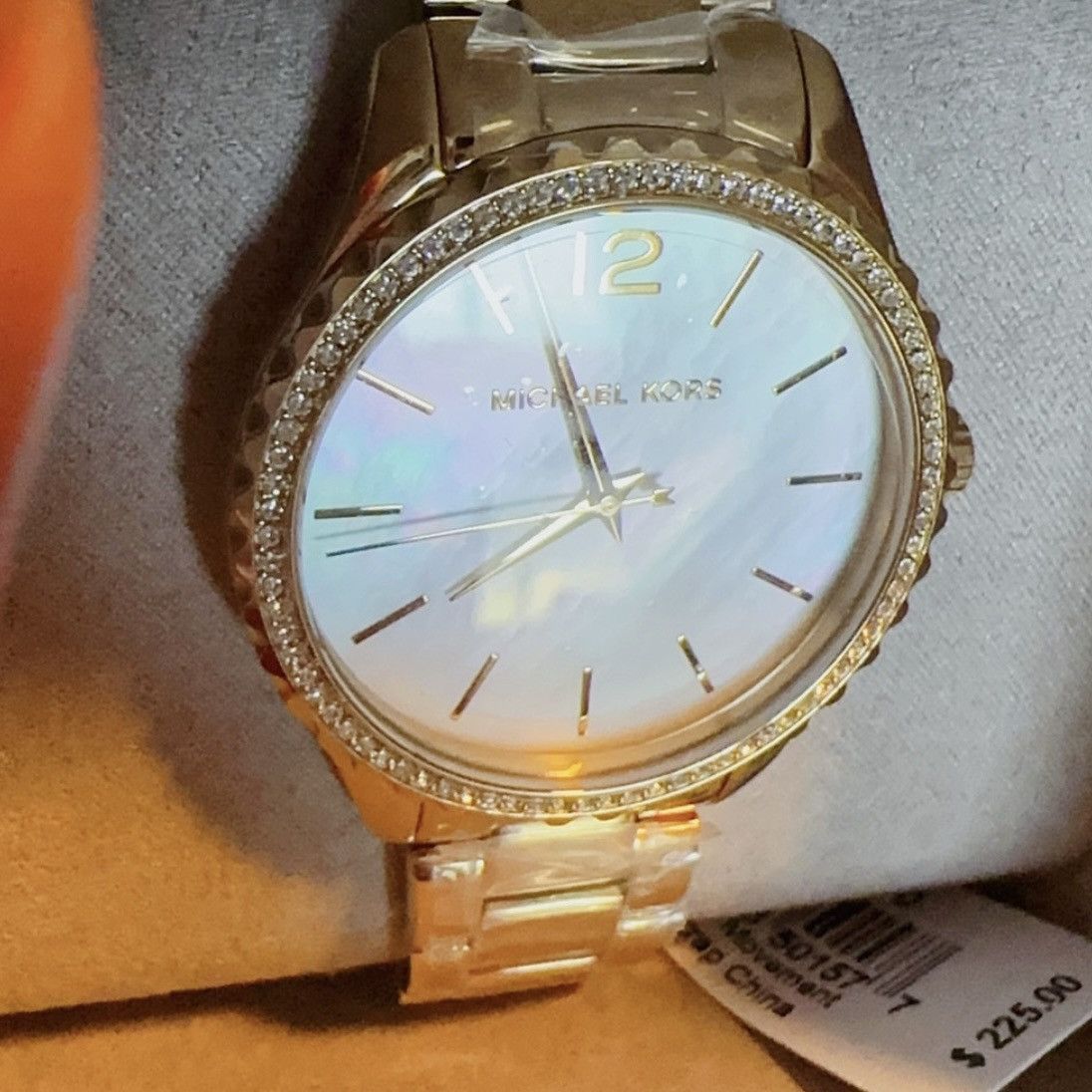 Michael Kors MICHAEL KORS MK6870 LAYTON WHITE DIAL GOLD TONE Size ONE SIZE - 7 Thumbnail