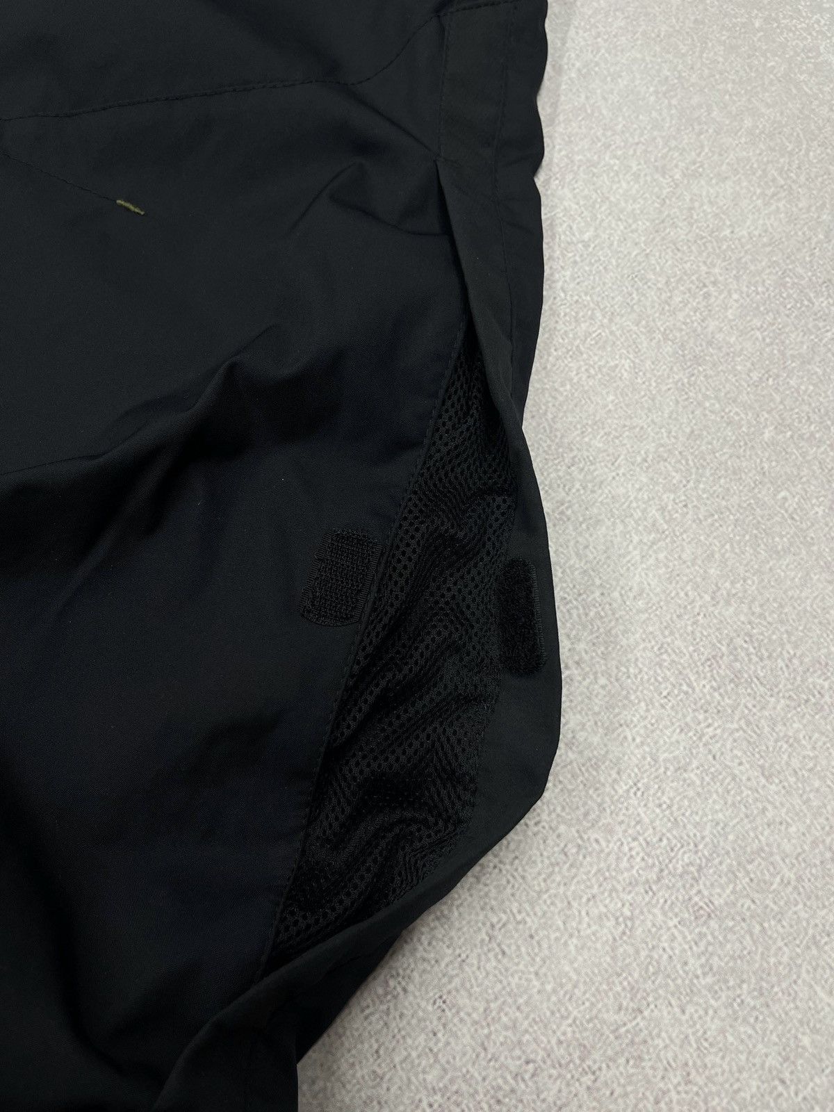 Nike Vintage Nike Nylon Black Sweatpants Double Big Logo Swoosh Size US 30 / EU 46 - 11 Thumbnail
