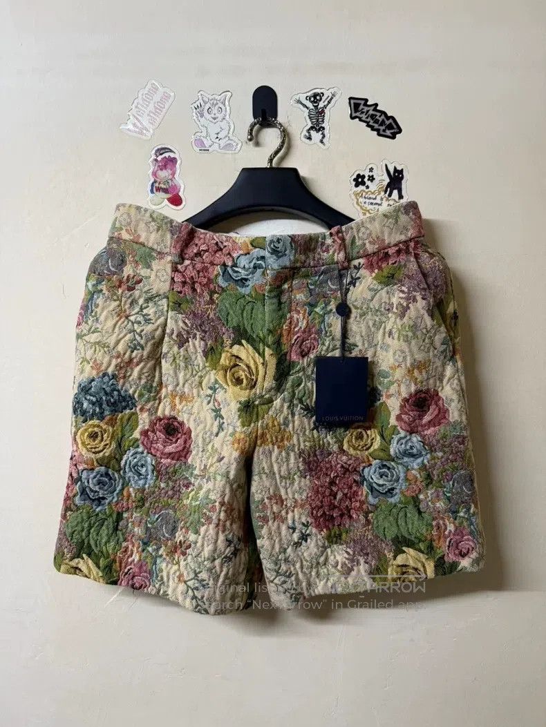Louis Vuitton Louis Vuitton Floral logo denim shorts Size US 42 / EU 58 - 1 Thumbnail