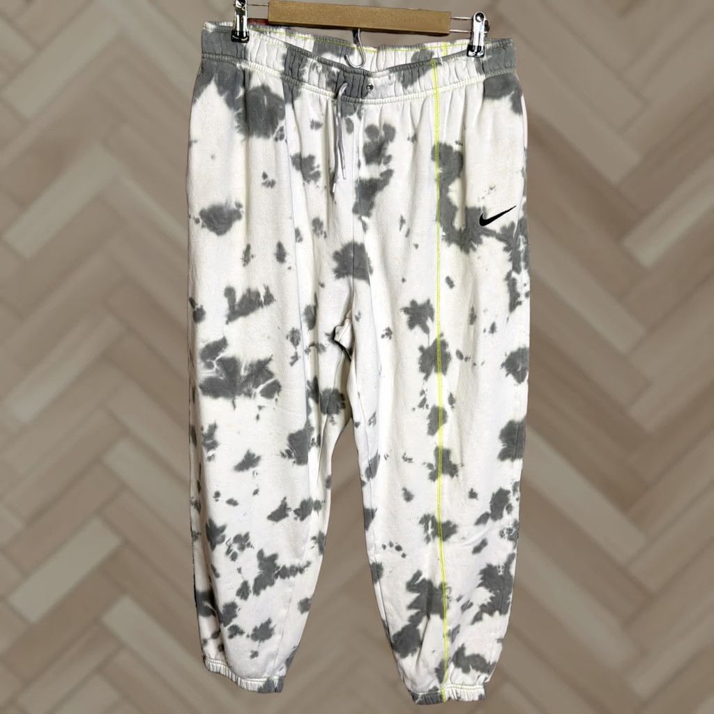 Nike VINTAGE Nike Sportswear Sweatpants Women’s 1X White Gray Tie Dye Fleece Mid Rise Gloves? Size 40" / US 18 - 1 Thumbnail