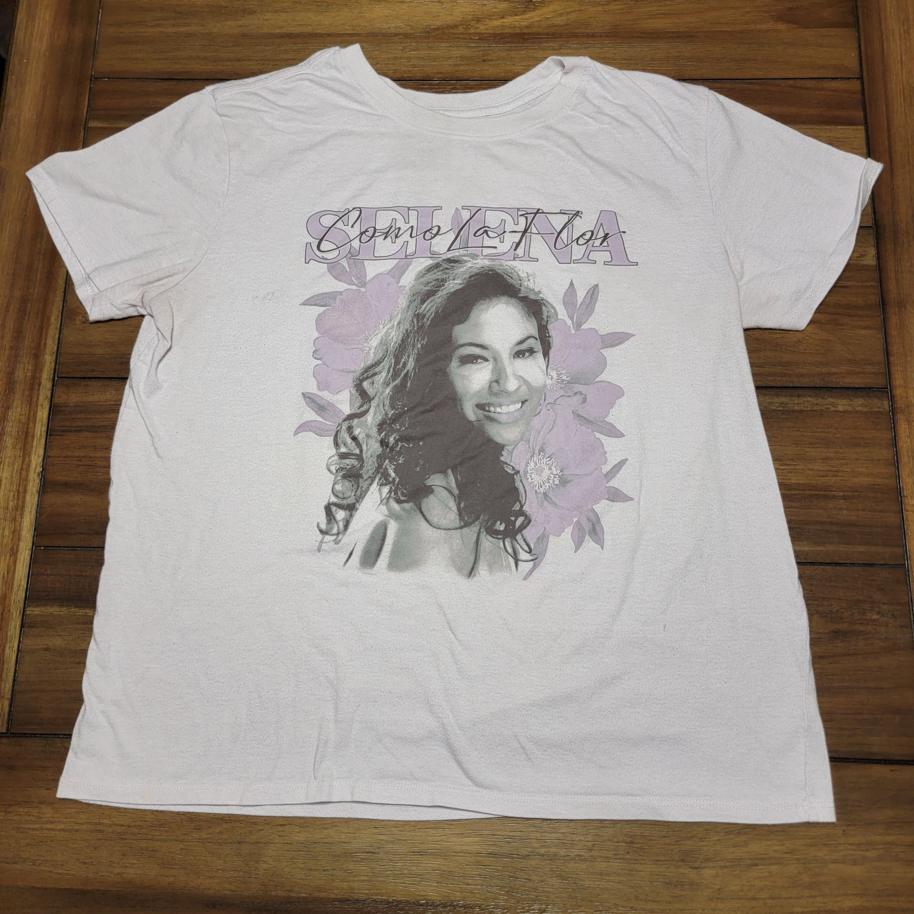 Other Official Selena SS Tee "Como La Flor" - Size XL Size XL / US 12-14 / IT 48-50 - 1 Thumbnail