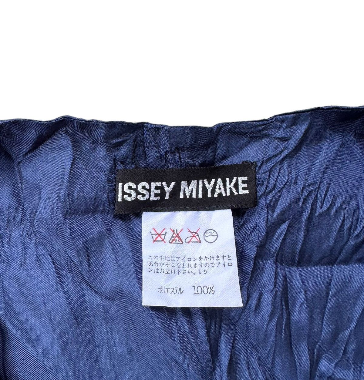 Issey Miyake aw2011 Issey Miyake multicolor stripes vest super design Size US M / EU 48-50 / 2 - 2 Thumbnail