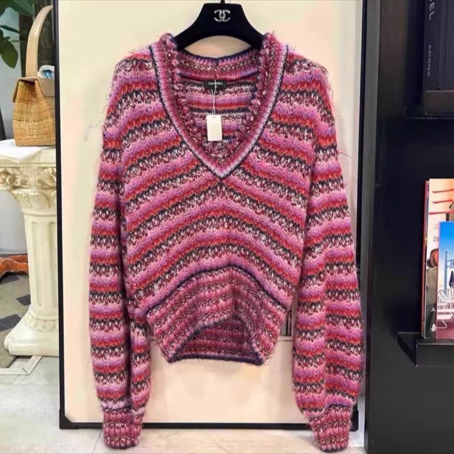 Chanel Chanel Women's Sweater Size 38 Size S / US 4 / IT 40 - 1 Thumbnail