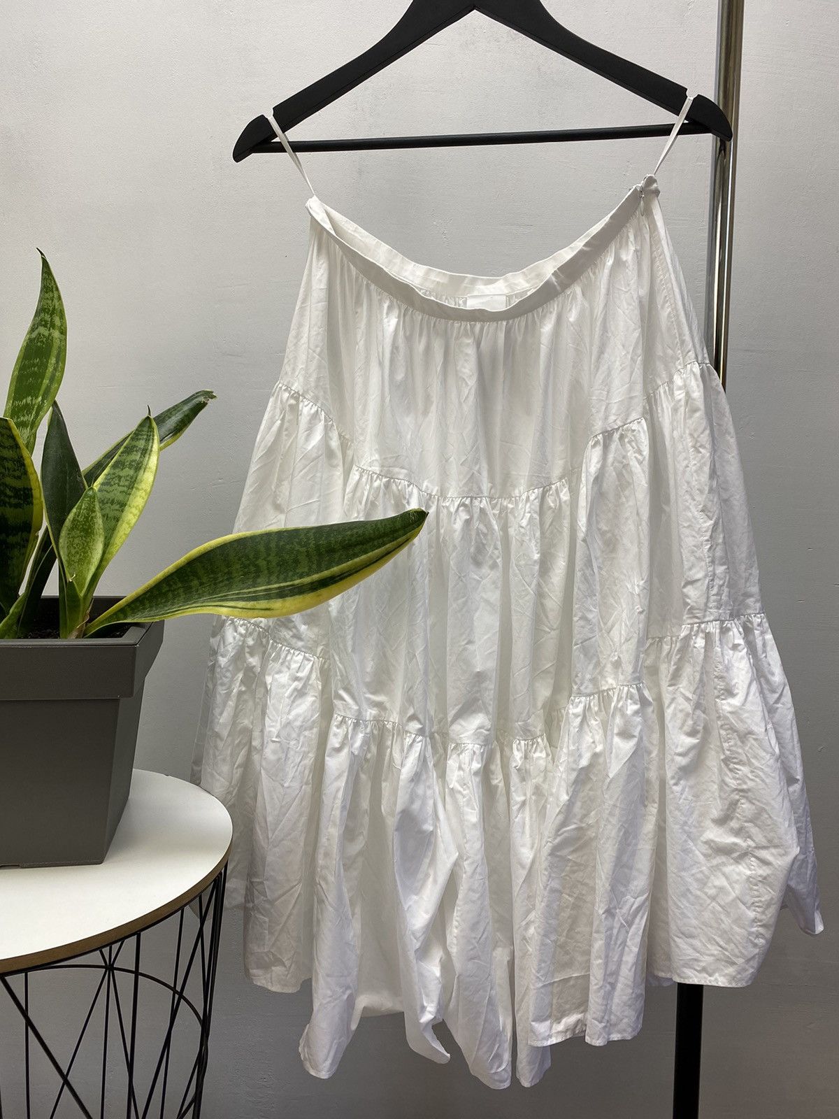 image of Valentino S/s 2020 Le Blanc White Collection Tired Skirt, Women's (Size 27)