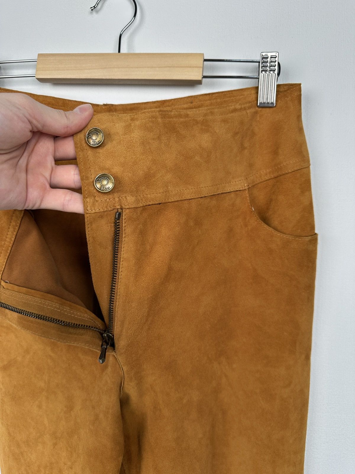 Dior SS02 CHRISTIAN DIOR JOHN GALLIANO Suede Leather Brown Shorts Size 30" / US 8 / IT 44 - 4 Thumbnail