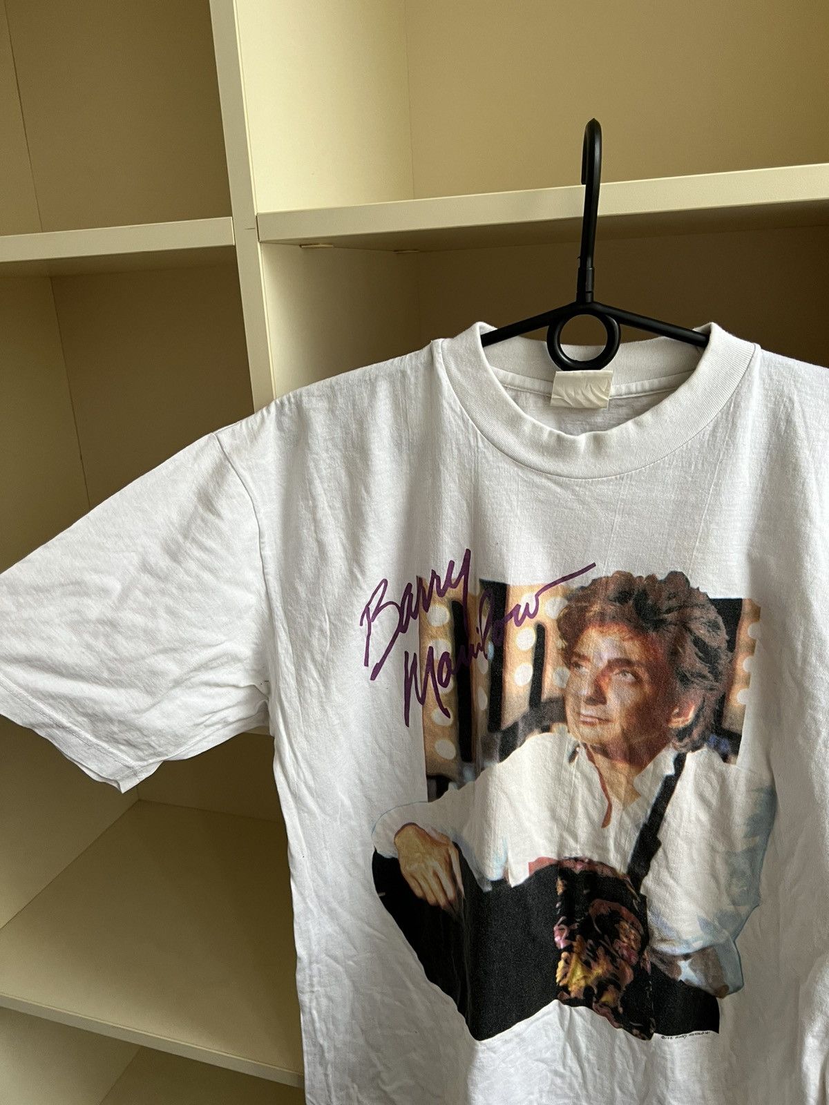 Band Tees Vintage 1991 Barry Manilow T-Shirt Music Tee Size L Size US L / EU 52-54 / 3 - 7 Thumbnail