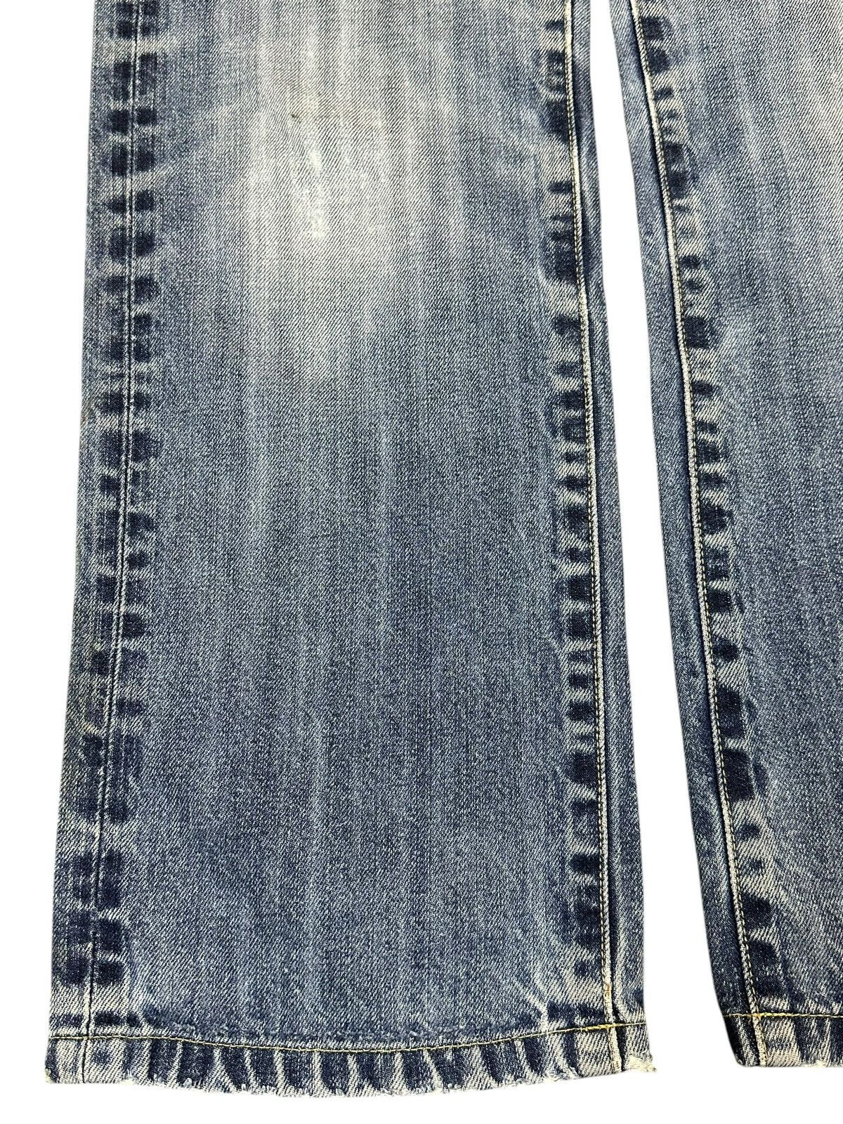Uniqlo Vintage Japanese Uniqlo Blue Faded Wash Distress Loose Jeans Size US 32 / EU 48 - 6 Thumbnail