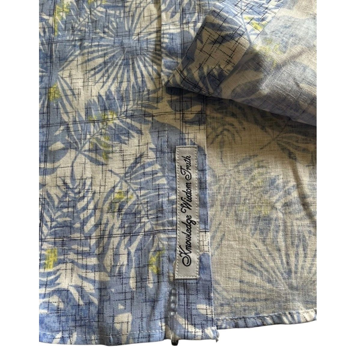Robert Graham Robert Graham Spencer Floral Tropical Leaf Blue White S/S Sh Size US S / EU 44-46 / 1 - 7 Thumbnail