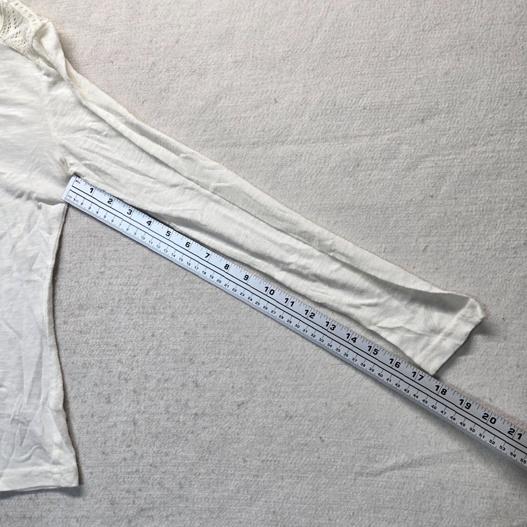 Ariat Ariat Shirt Solid White Long Sleeve V-Neck Lace Detail Crochet Adult Women S Small Size S / US 4 / IT 40 - 5 Thumbnail
