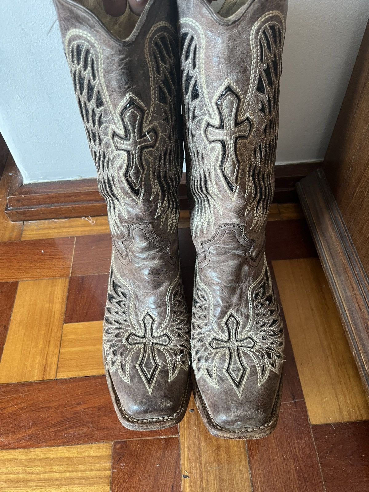 Corral Wing & Cross Inlay Western Boots - Black Sequin