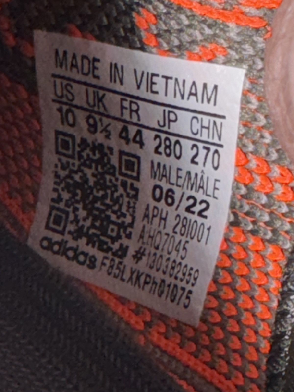 Adidas Yeezy 350 V2 “Carbon Beluga” Size US 10 / EU 43 - 6 Thumbnail