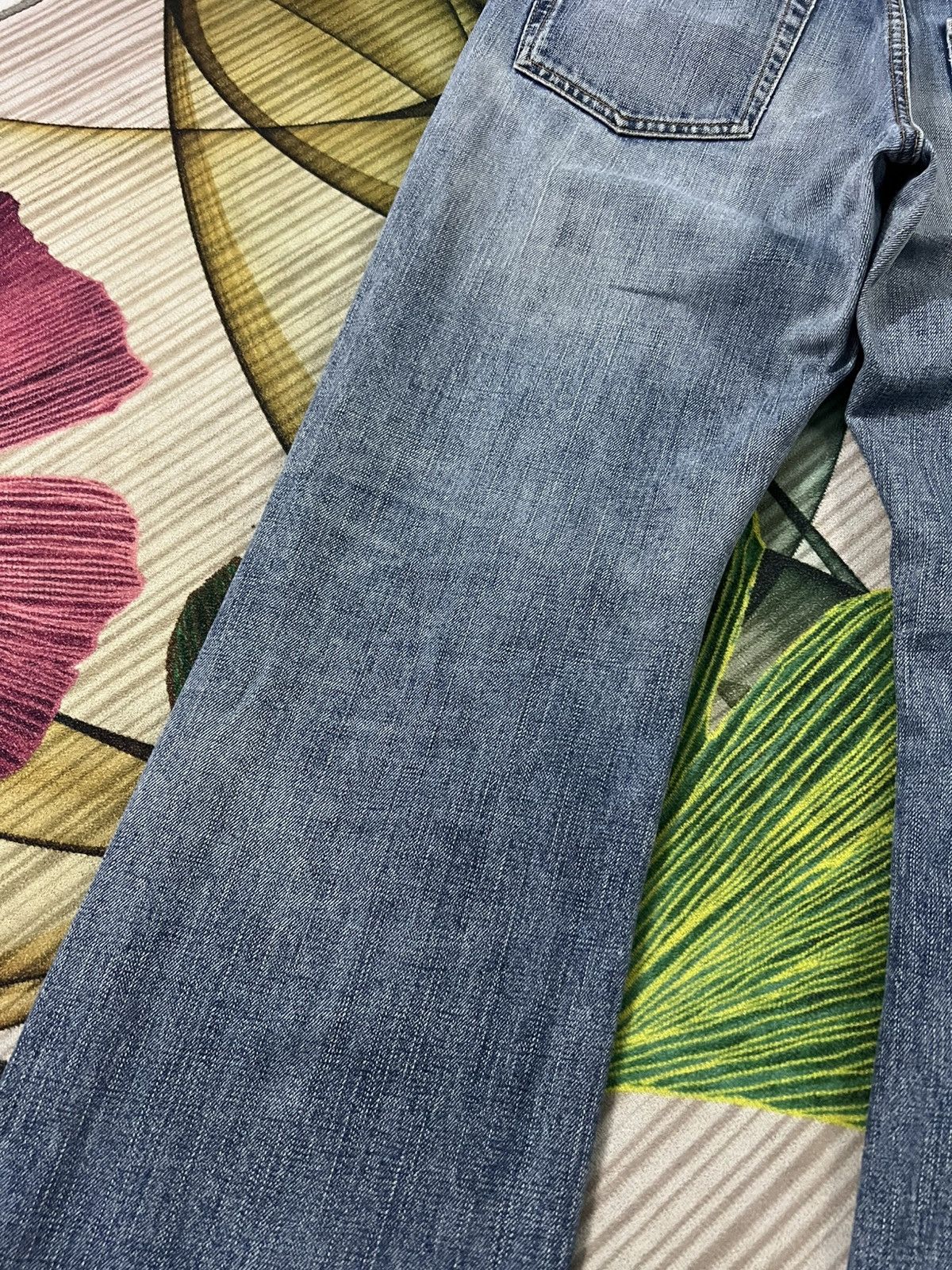 Japanese Brand 💥Flare💥Vintage Uniqlo B-002 light Wash Jean Size US 34 / EU 50 - 16 Thumbnail
