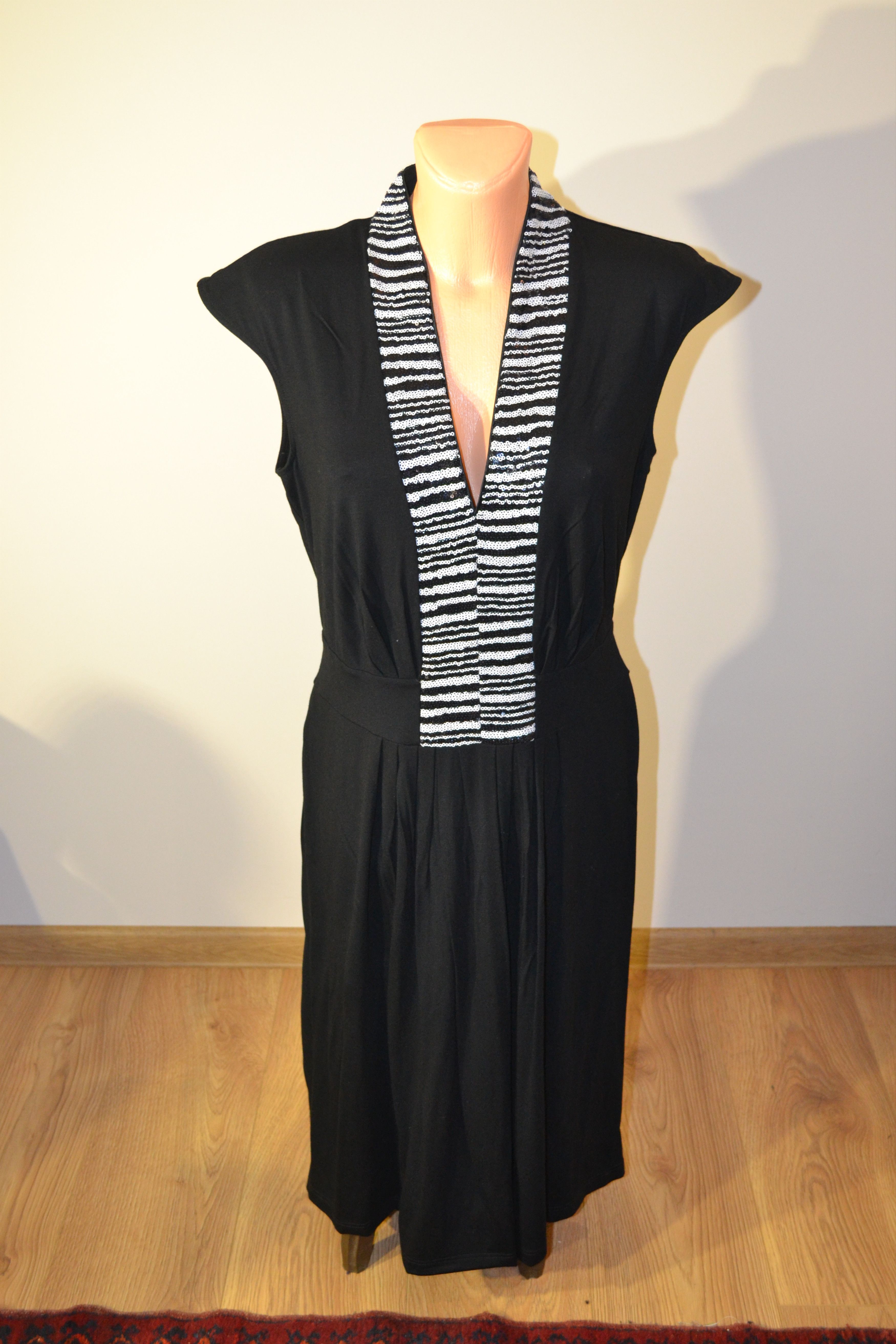 Louis Feraud Dress Féraud Paris Black Sequin Collar | Midi Elegant Size M / US 6-8 / IT 42-44 - 2 Thumbnail