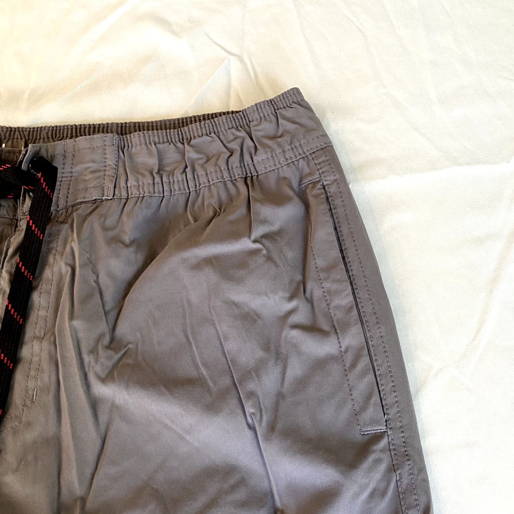 Spyder Spyder Shorts Mens M Gray Athletic Performance Running Jogging Walking Drawstring Pockets Elastic Waist 9in Inseam Geometric Pattern Size US 31 - 5 Thumbnail