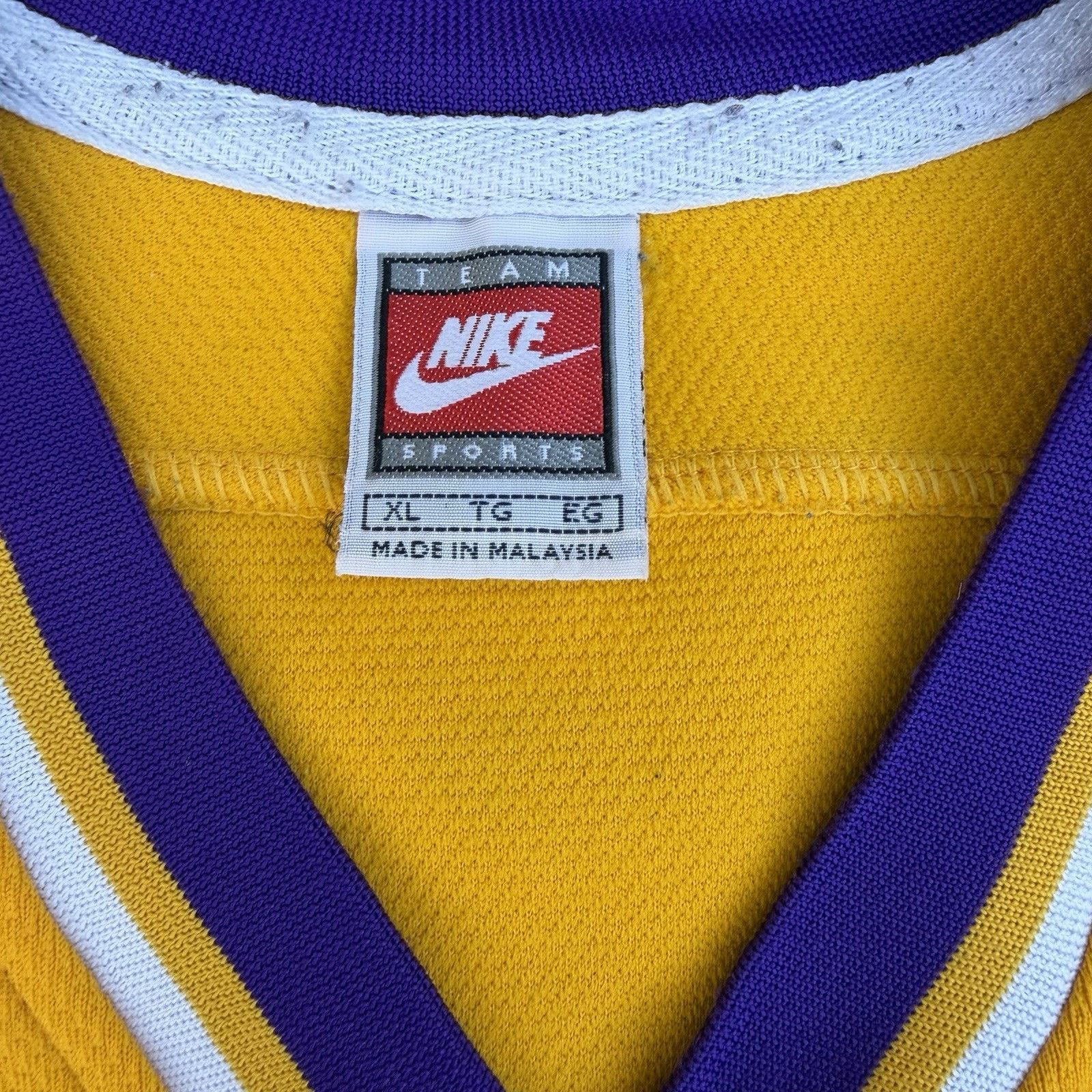 NBA × Nike × Vintage Vintage 90s Nike Los Angeles Lakers Practice Warm Up Jersey Size US XL / EU 56 / 4 - 4 Thumbnail