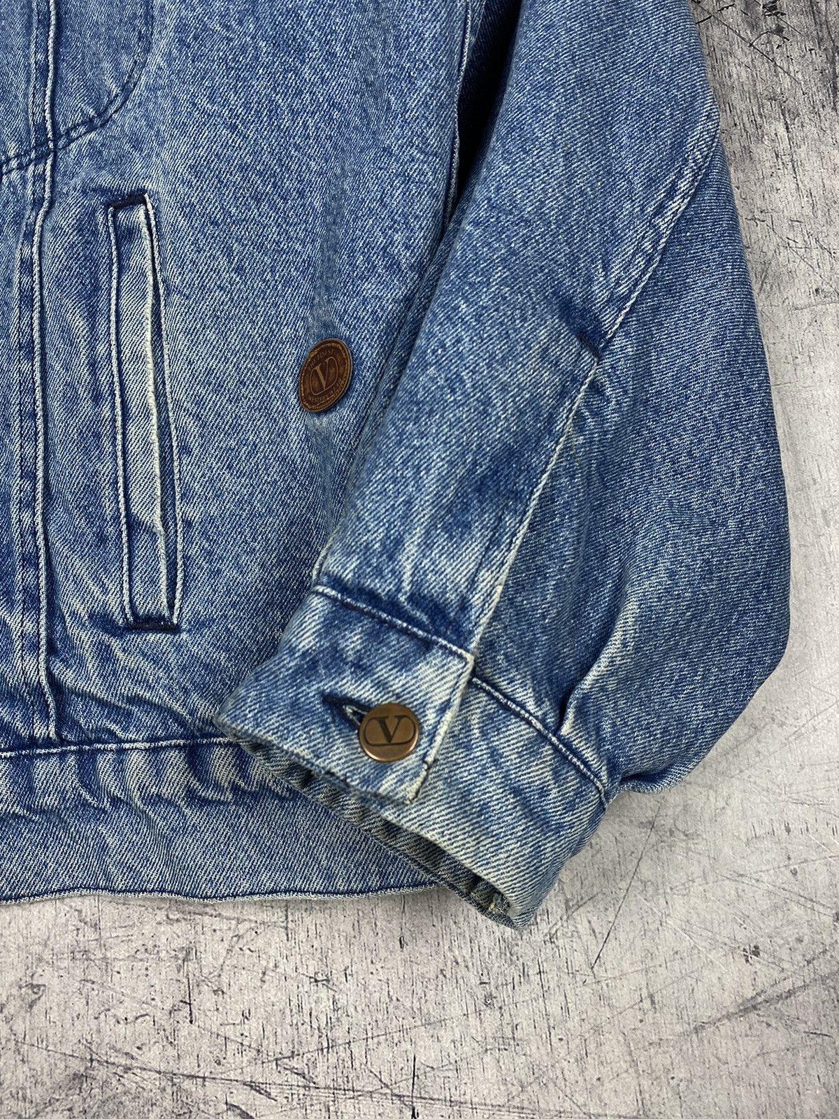 Valentino Rare Vintage Valentino Sherpa Denim Jacket Size US L / EU 52-54 / 3 - 12 Thumbnail