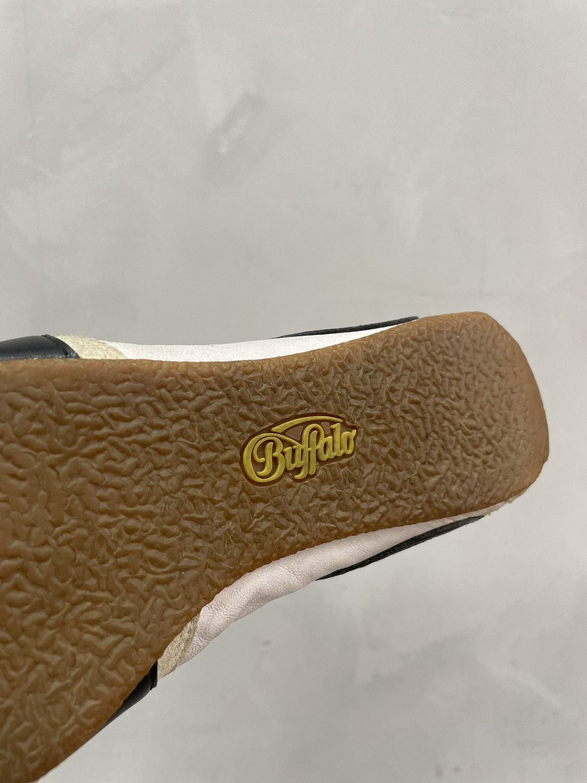 Buffalo London Vintage low sneakers Loewe style shoes trainers Size US 8 / IT 38 - 9 Thumbnail