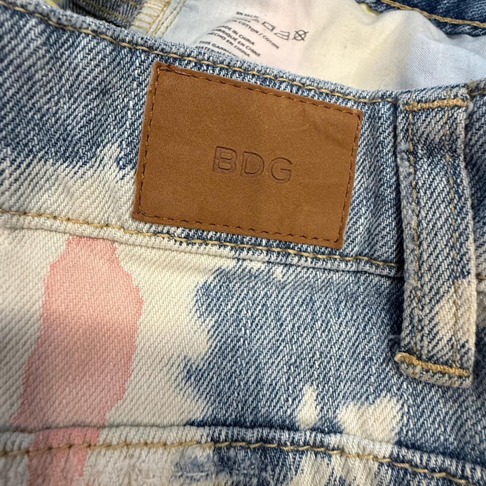 Bdg BDG pastel bleach & dyed distressed cutoff denim shorts 24” Size 24" / US 00 / IT 34 - 6 Thumbnail