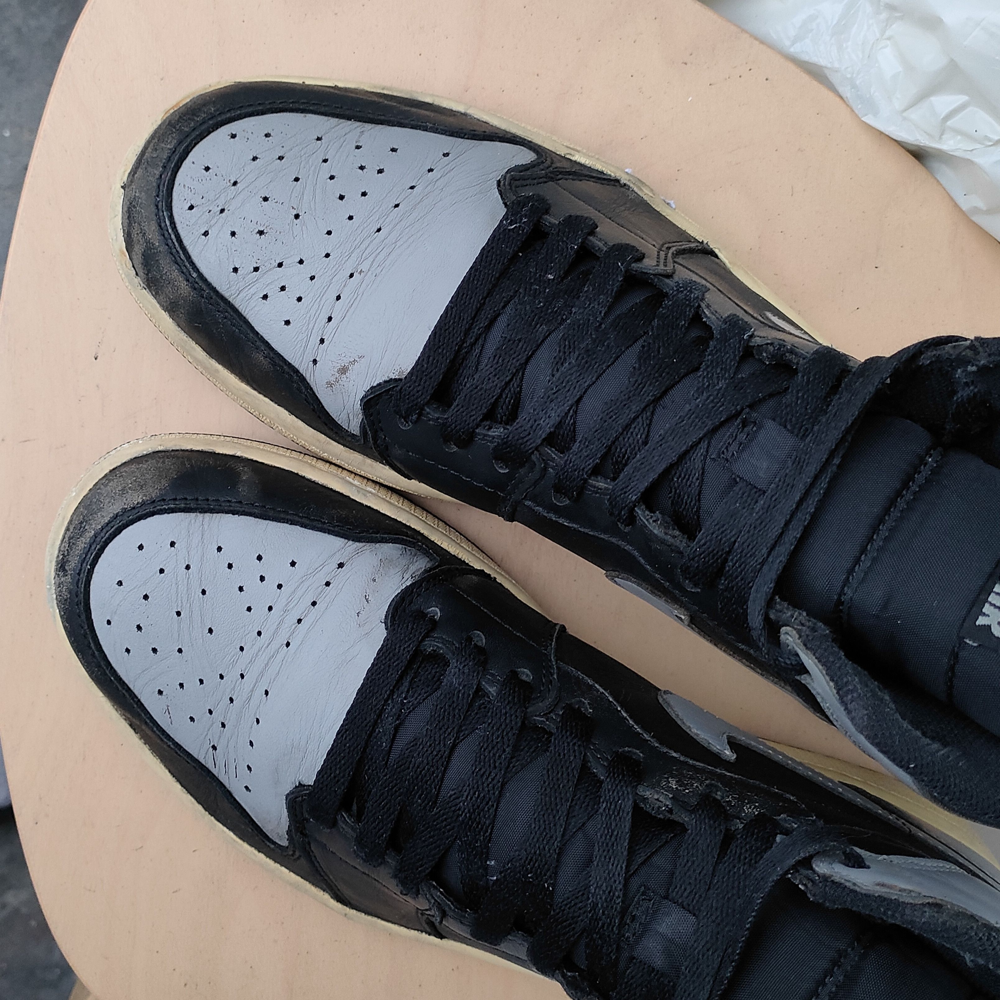 Jordan Brand 2013 Nike Air Jordan 1 Retro Shadow 555088-014 Size US 10 / EU 43 - 8 Thumbnail