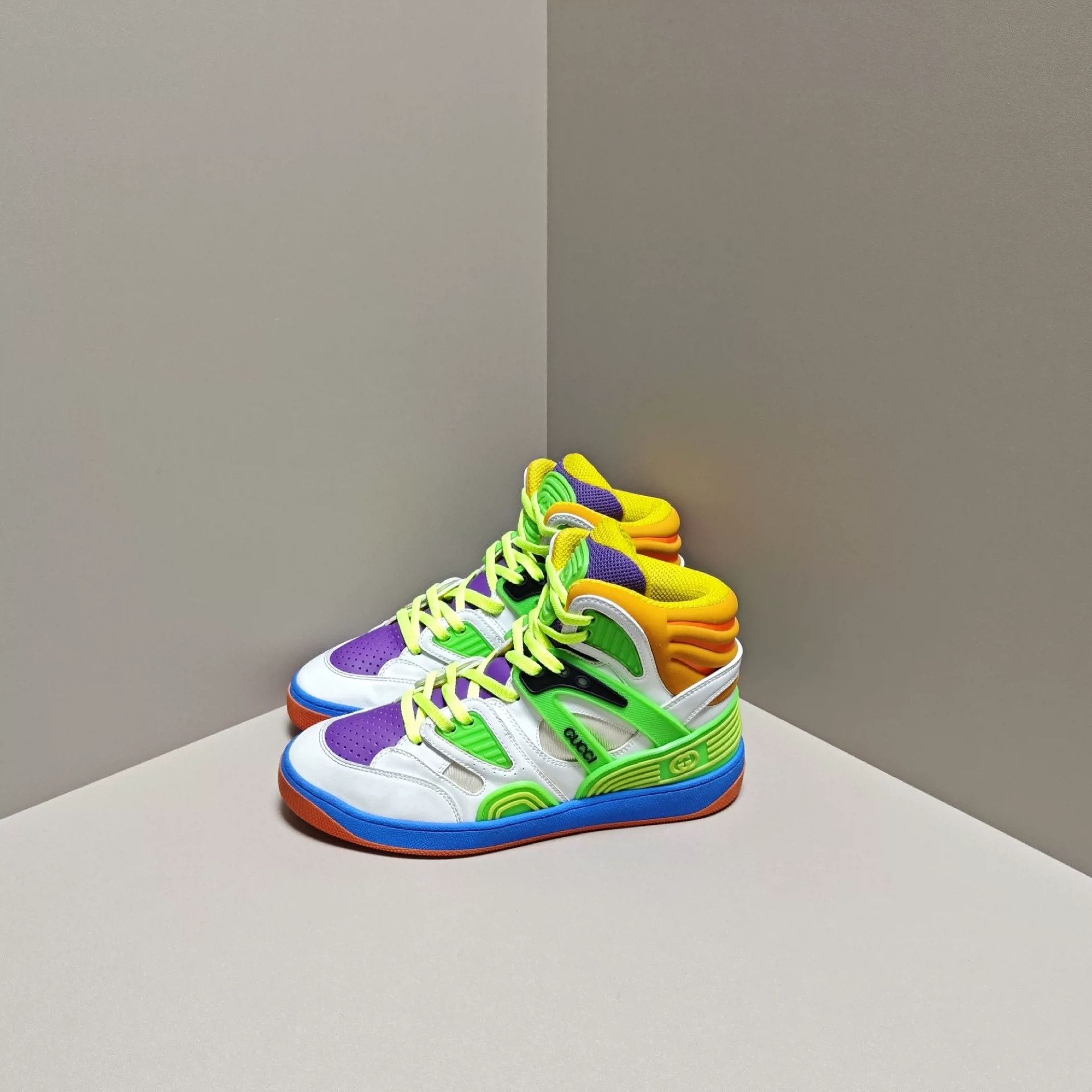 Gucci Gucci Lowtop Sneakers 5.5 Men Size US 5.5 / EU 38 - 1 Thumbnail
