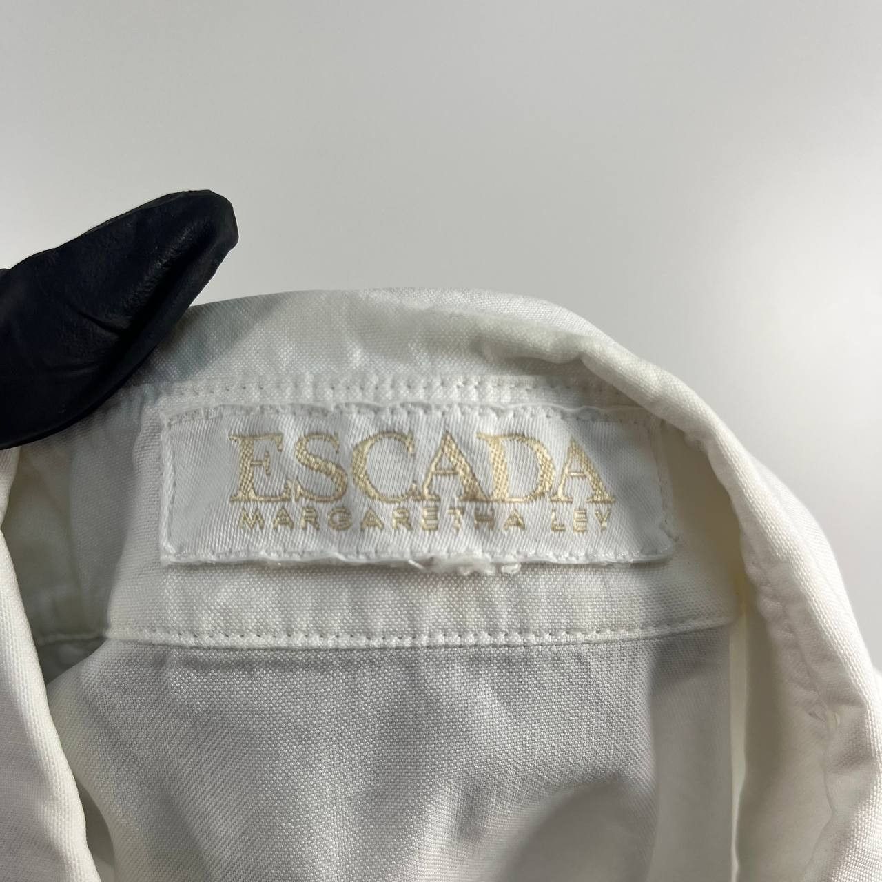 Escada Escada Margaretha Ley White Cotton Shirt With Gold Buttons M Size US M / EU 48-50 / 2 - 4 Thumbnail