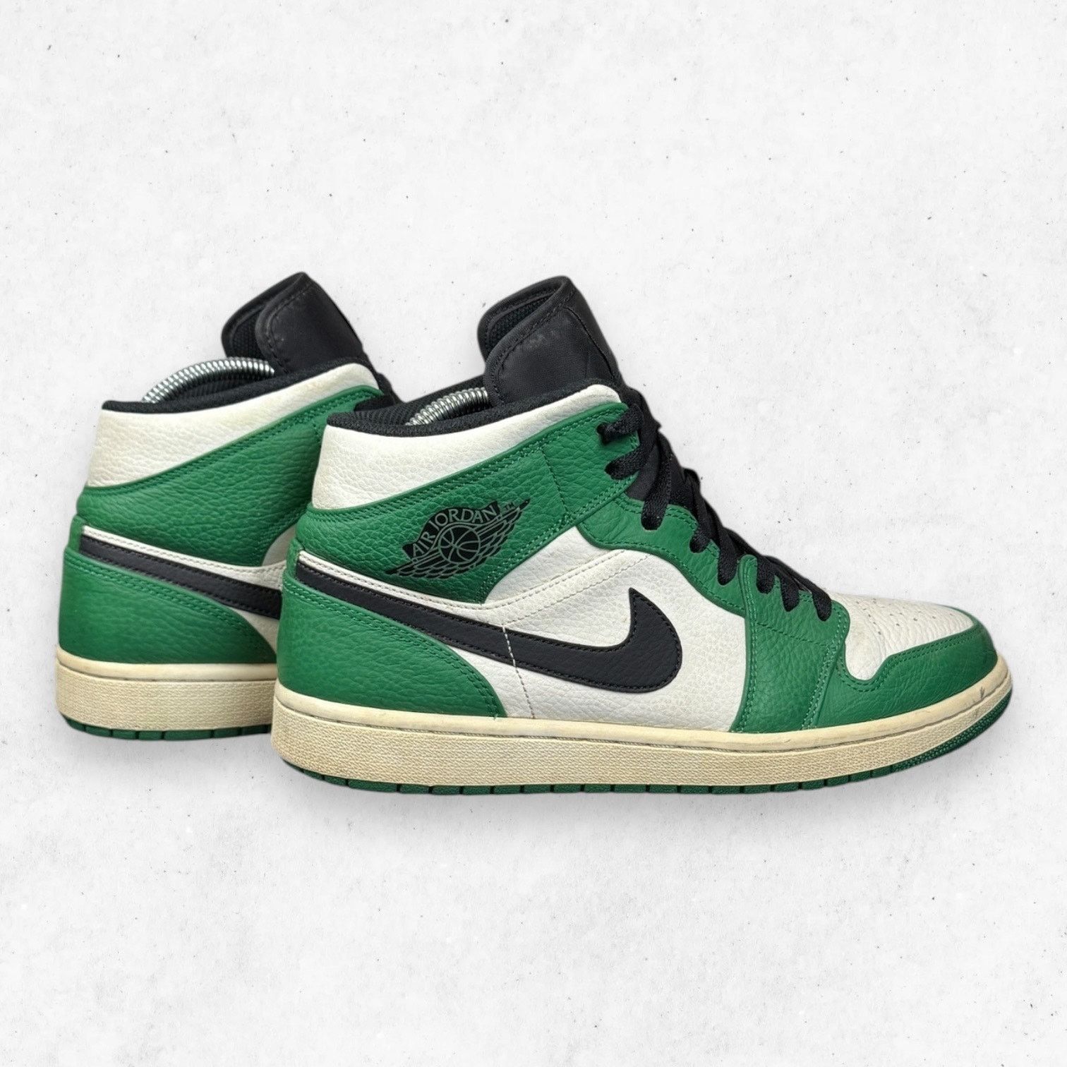Jordan Brand Nike Air Jordan 1 Mid Pine Green 852542-301 Size 10.5 Size US 10.5 / EU 43-44 - 3 Thumbnail