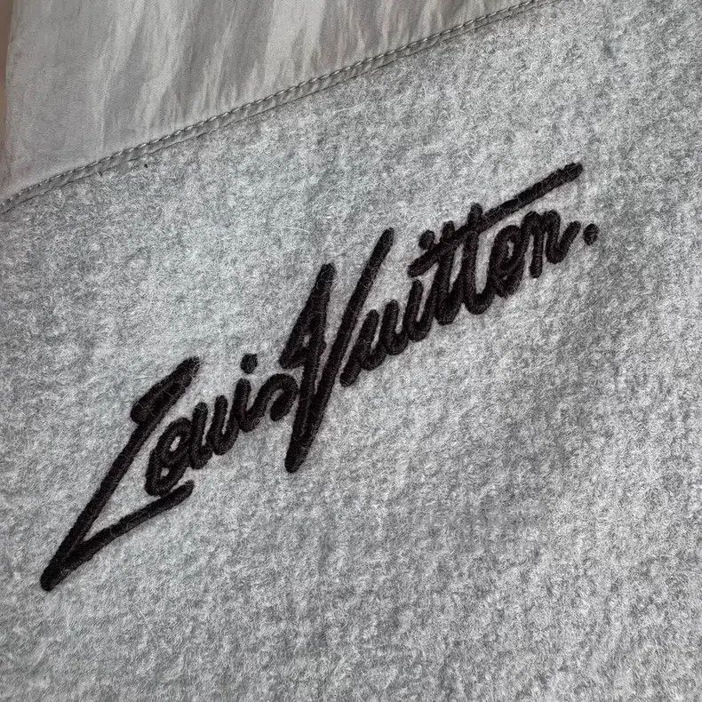Louis Vuitton Louis Vuitton size xl Flocked panel embroidered dove of pea Size US 30 / EU 46 - 7 Thumbnail