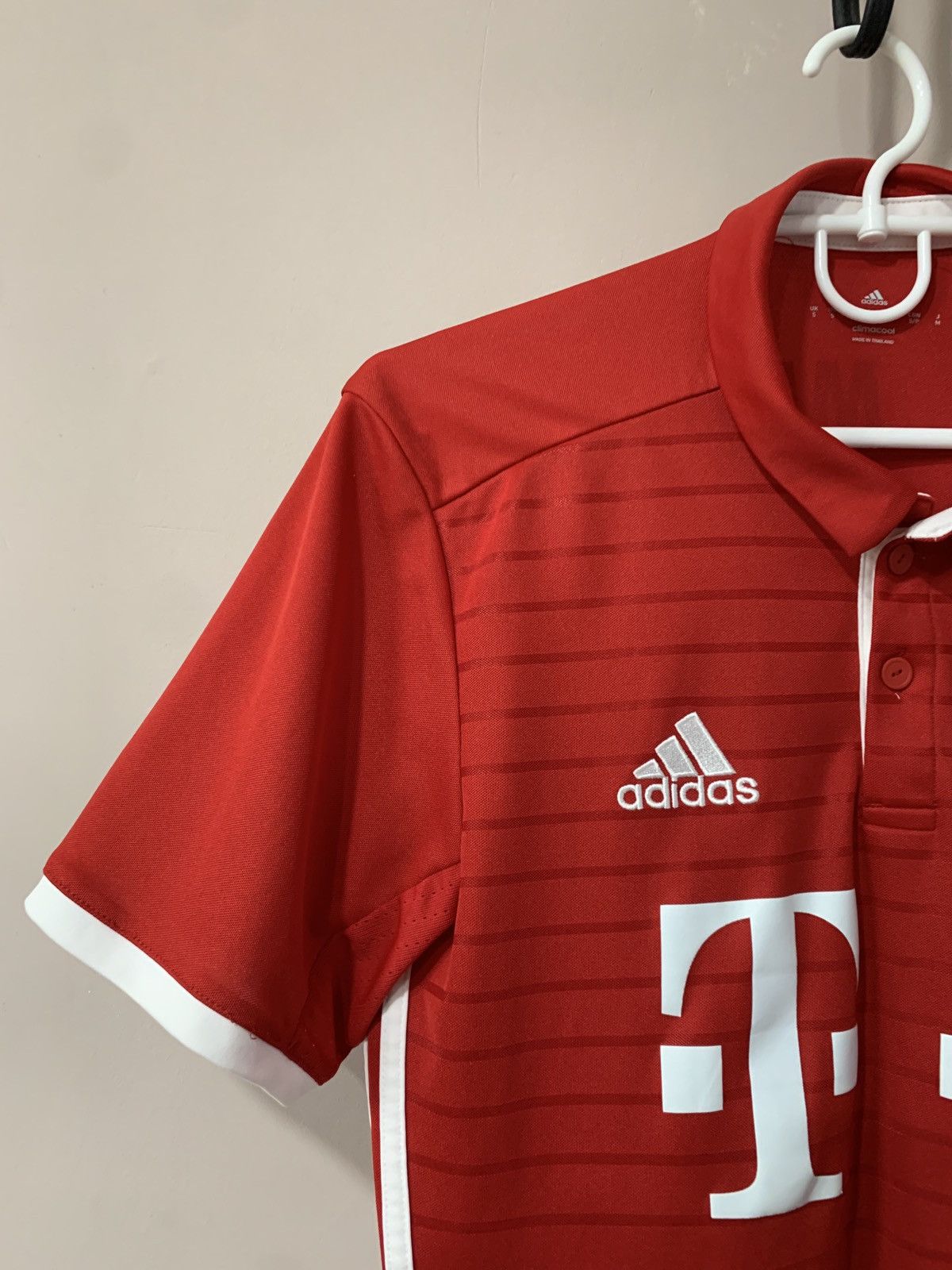 Adidas BAYERN MUNICH 2016 2017 FOOTBALL soccer SHIRT JERSEY ADIDAS Size US S / EU 44-46 / 1 - 3 Thumbnail