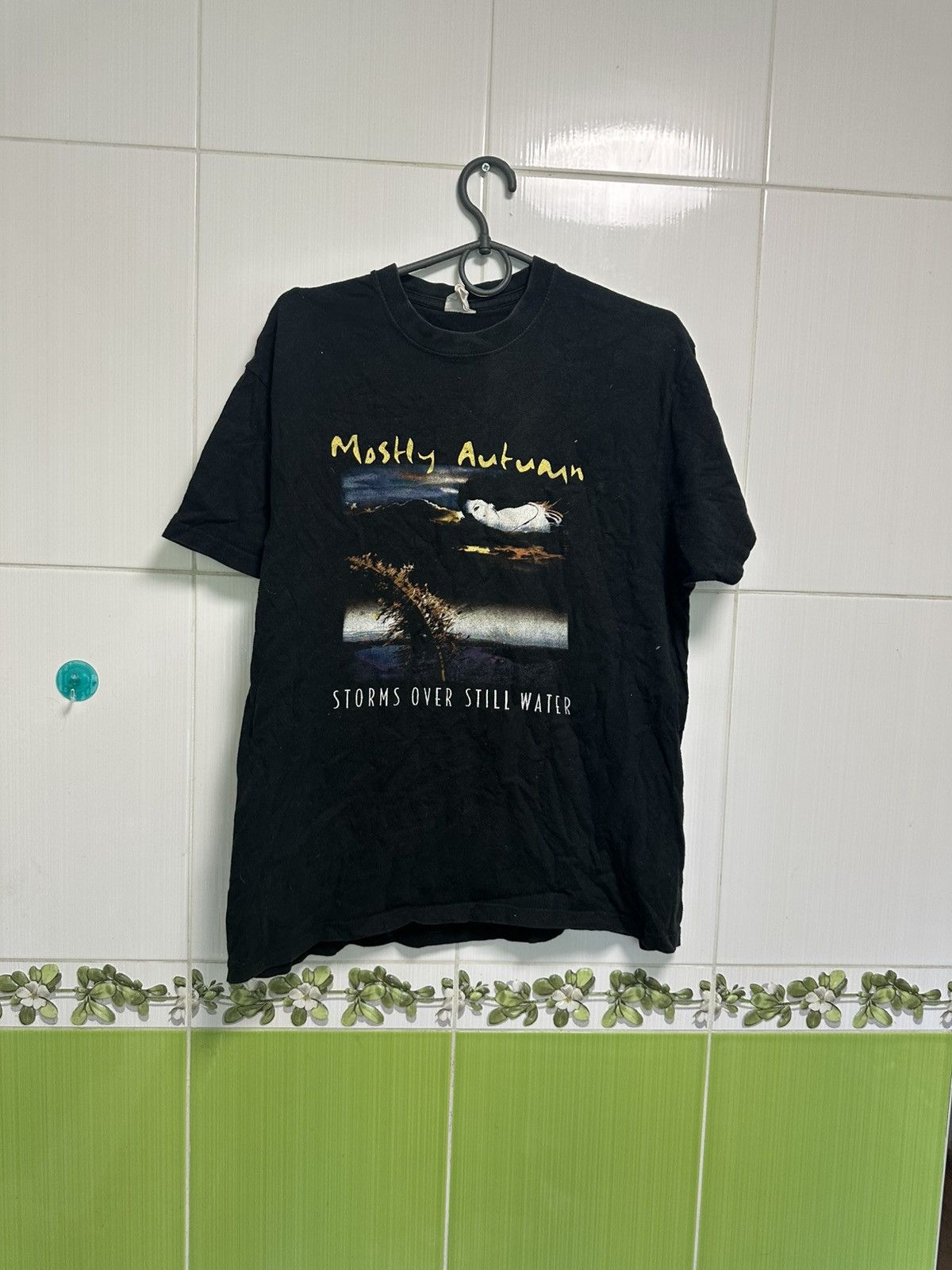 Vintage Mostly autumn tour 2005 storms over still water size L Size US L / EU 52-54 / 3 - 1 Thumbnail