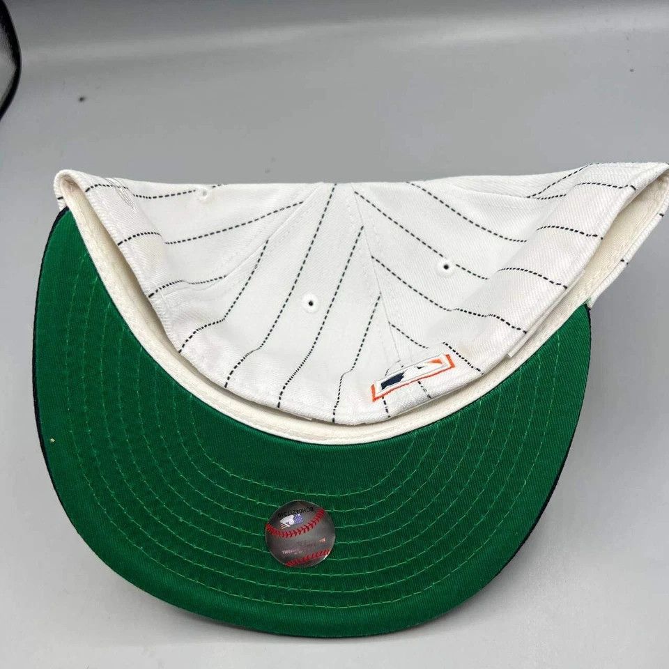New Era New York Mets Hat Men 7 3/8 White Pinstripe MLB Fitted Cap Size ONE SIZE - 7 Thumbnail