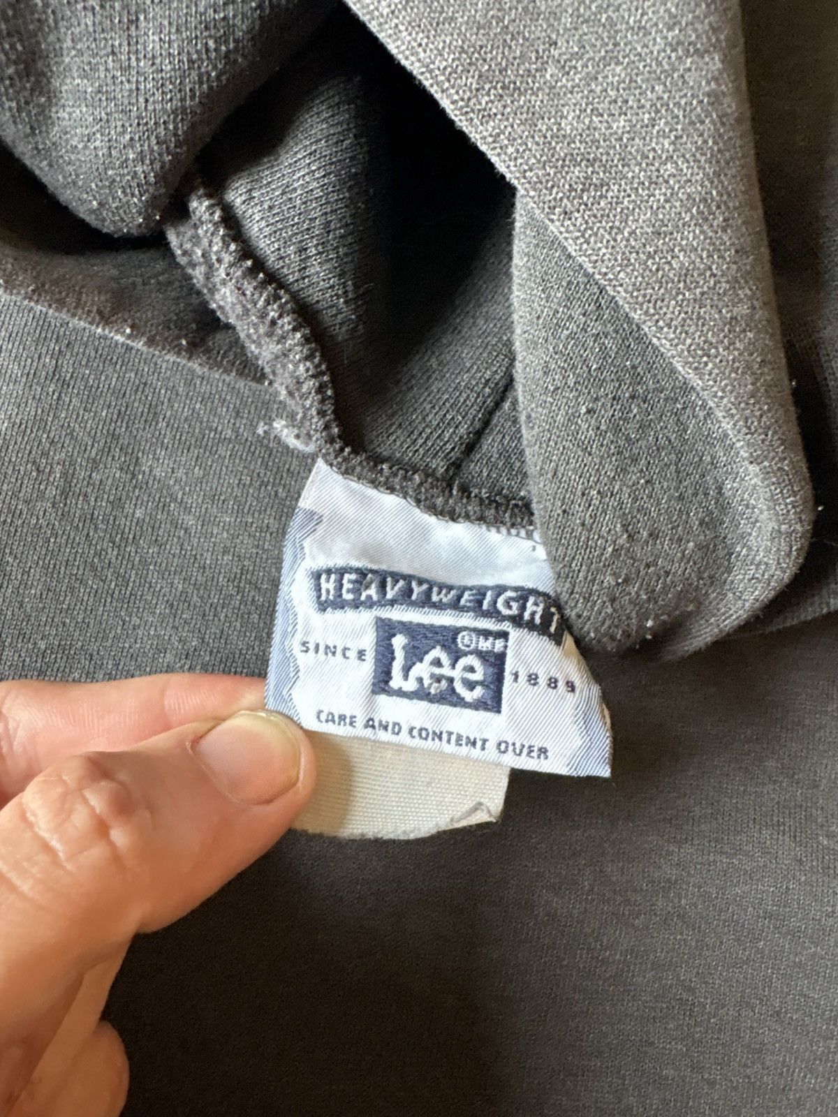 Vintage Vintage Lee 686 Enterprises Black Faded Pullover Hoodie Size US L / EU 52-54 / 3 - 3 Thumbnail