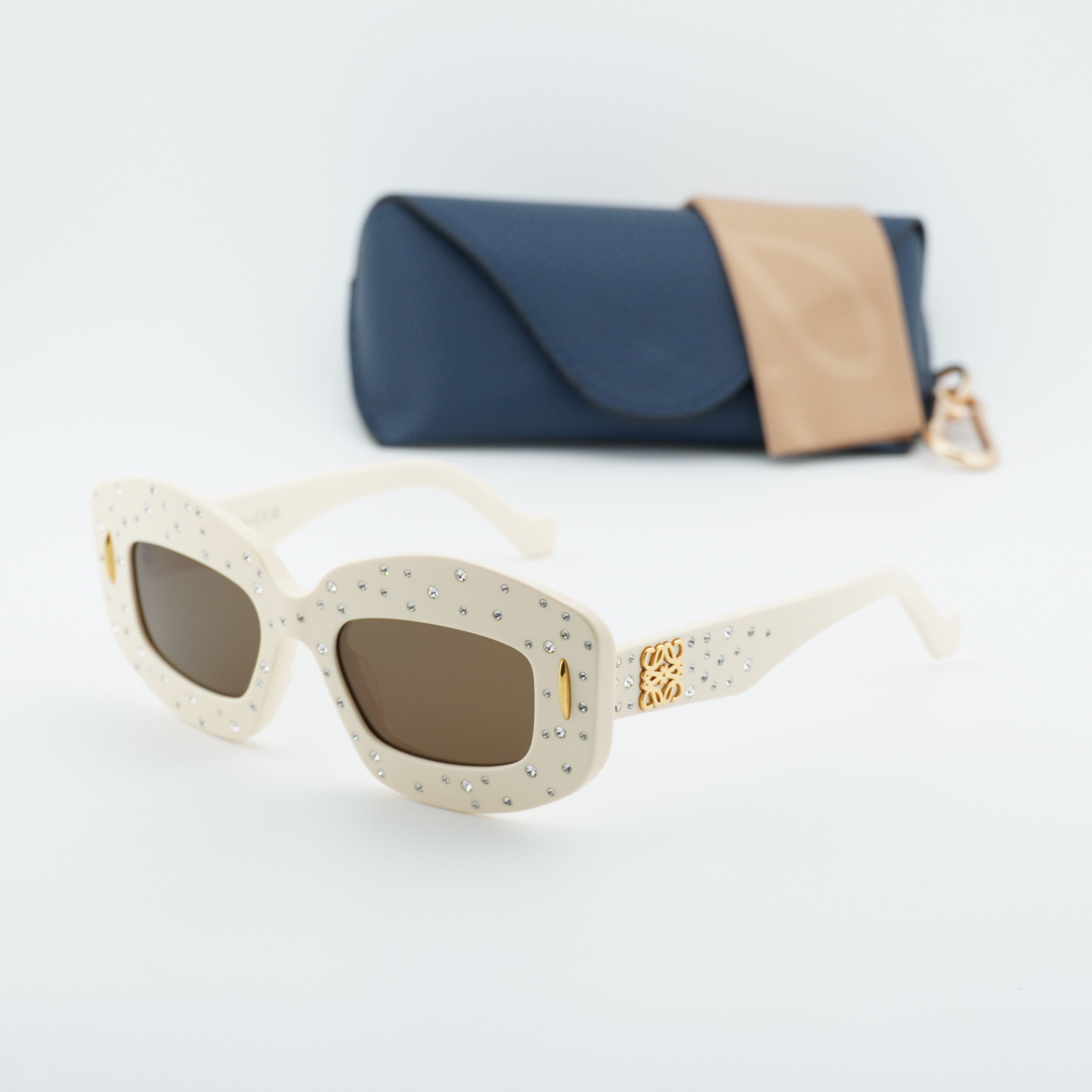New, LOEWE Sunglasses LW4114IS 25E Authentic Loewe LW4114IS LW 4114IS 25E Cream W/rhinestones Sunglasses  main image 4