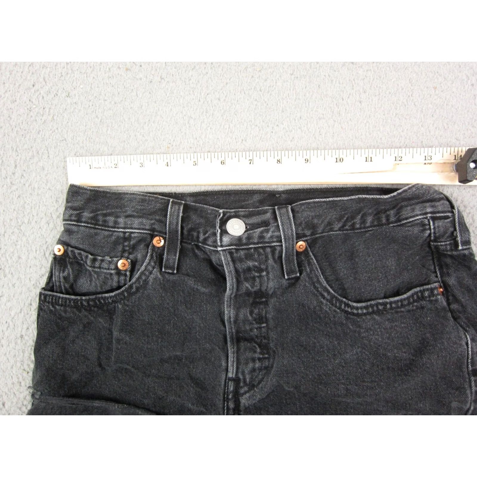 Levi's VINTAGE Levi's Shorts Womens Size 26 Black Denim Cut Offs Button Fly Jorts 70s 80s Size 26" / US 2 / IT 38 - 7 Thumbnail