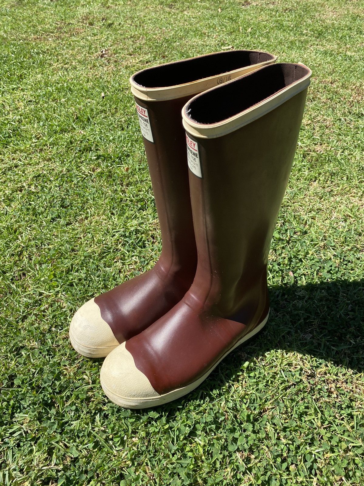 Vintage VINTAGE Tingley Neoprene Steel Toe Boots Size US 9 / EU 42 - 1 Thumbnail