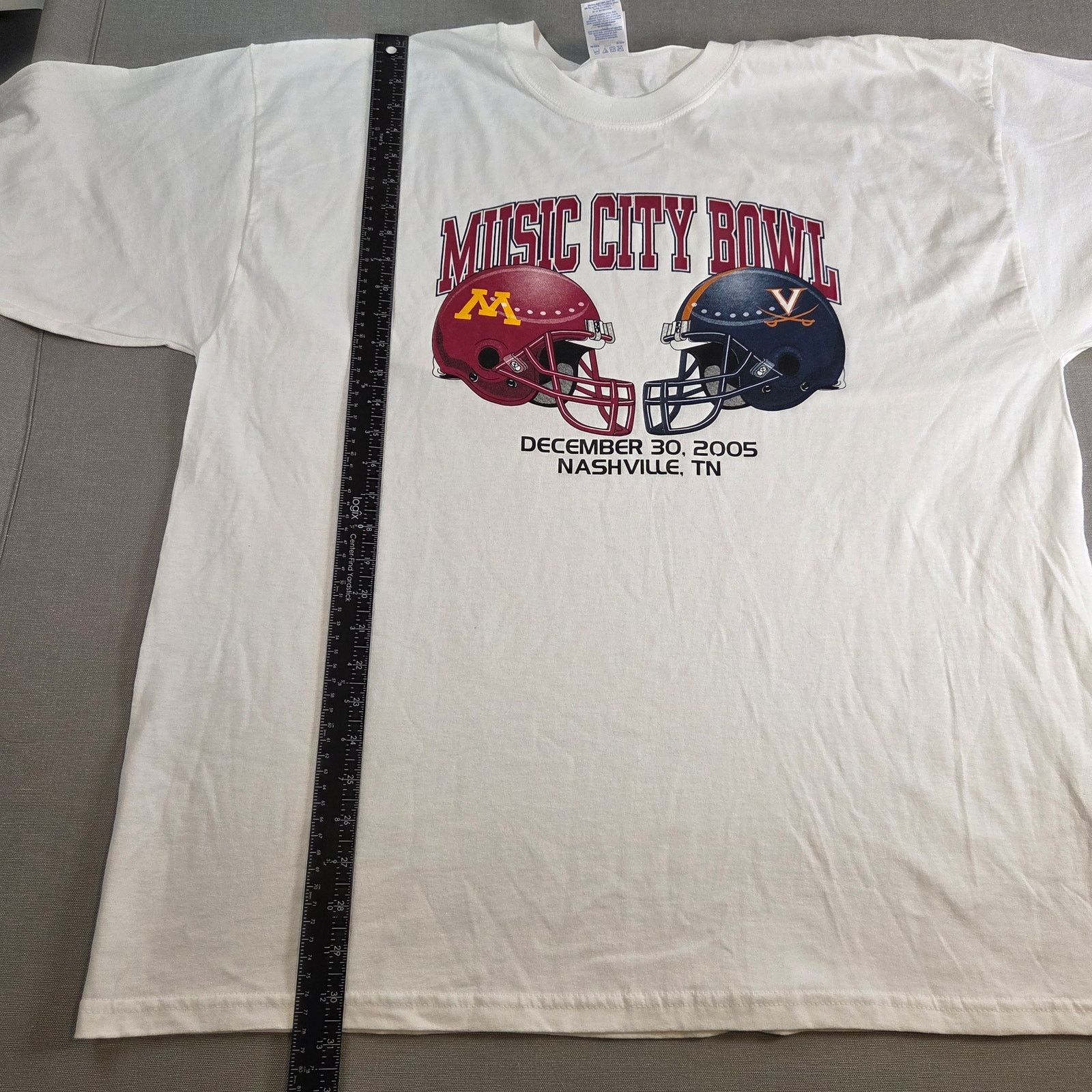 Gildan 2005 Music City Bowl T-Shirt XXL Gildan Minnesota vs VA Size US XXL / EU 58 / 5 - 8 Thumbnail