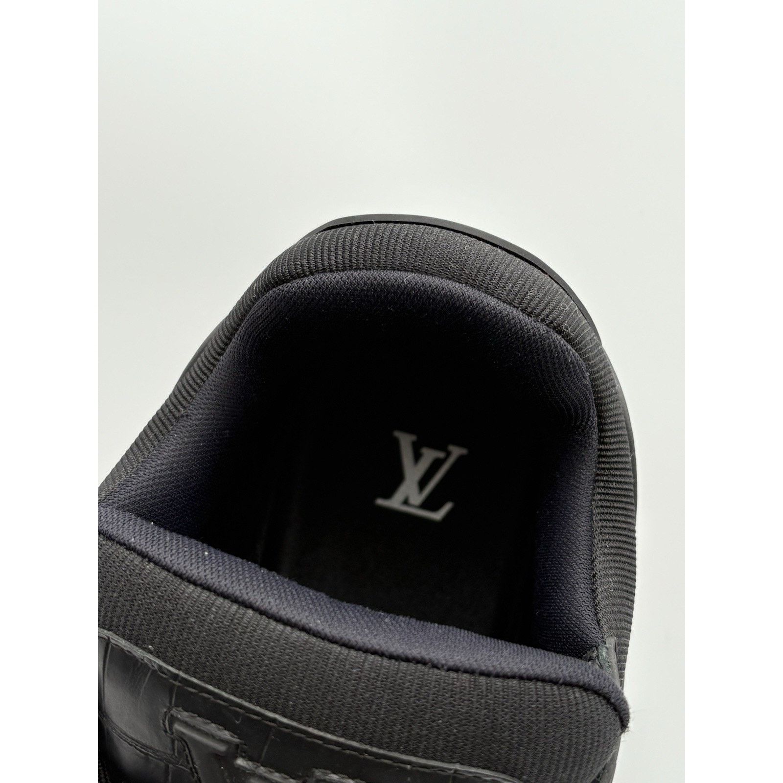 Louis Vuitton Louis Vuitton Maxi Sneaker ' Black ' | EXCELLENT COND! Size US 10 / EU 43 - 12 Thumbnail