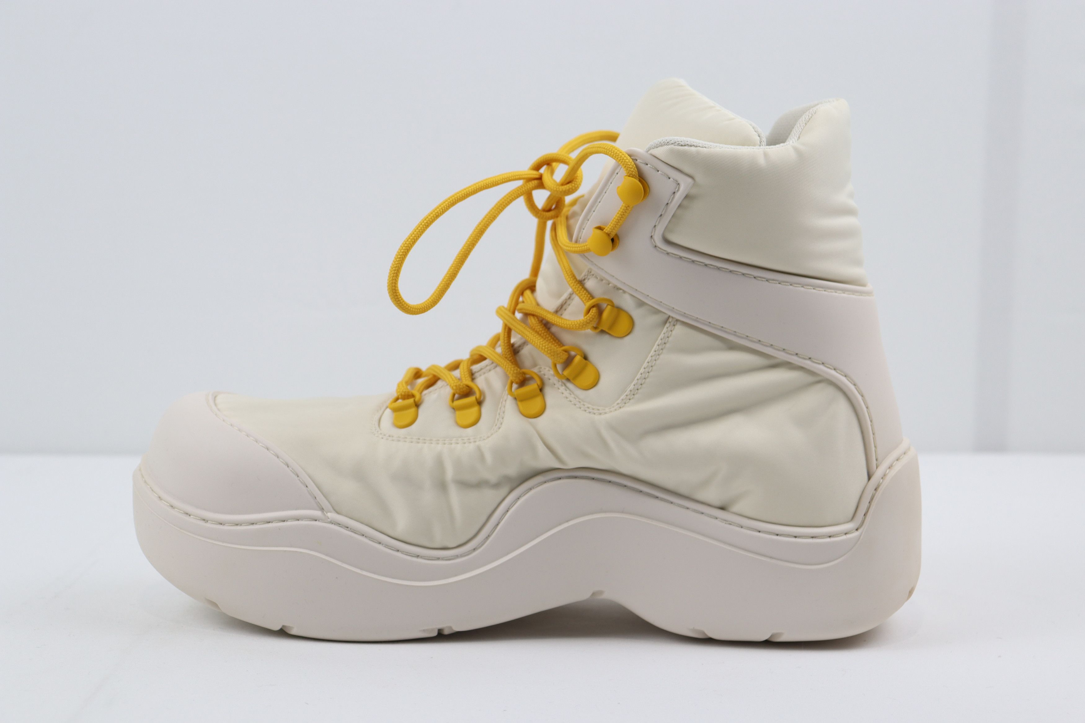 Bottega Veneta o1rshd10124 Q.2 / Bomber String Puddle Ankle Boots in White Size US 9 / EU 42 - 3 Thumbnail