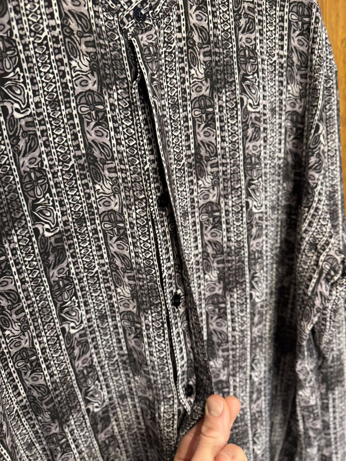 Saint Laurent Paris SS18 Saint Laurent silk henley clover shirt floral paisley Size US L / EU 52-54 / 3 - 12 Thumbnail