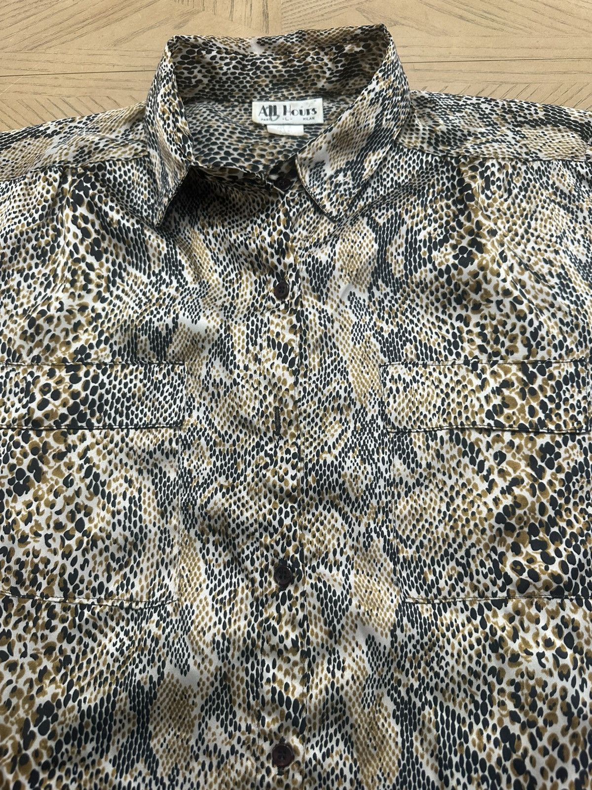 Other vintage women's button-up blouse features a snakeskin print Size L / US 10 / IT 46 - 5 Thumbnail