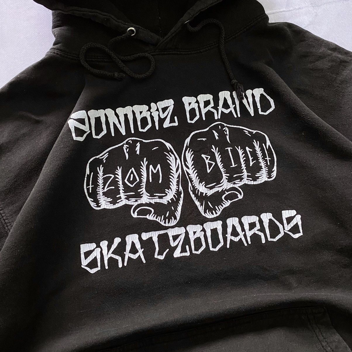 Vintage Vintage Zombie Skateboards Faded Trashed Blind Style Hoodie Size US M / EU 48-50 / 2 - 2 Thumbnail