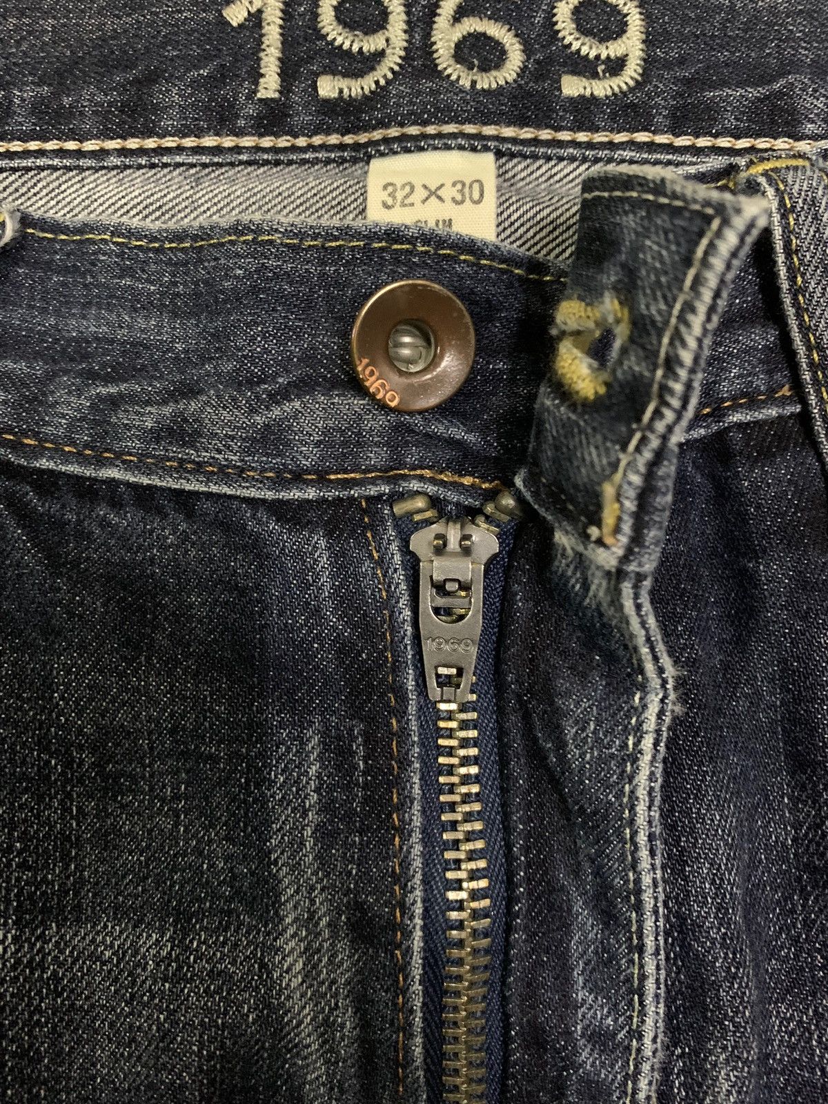 Gap Vintage Gap 1969 Whiskers Washed Distressed Grunge Jeans Size US 32 / EU 48 - 4 Thumbnail